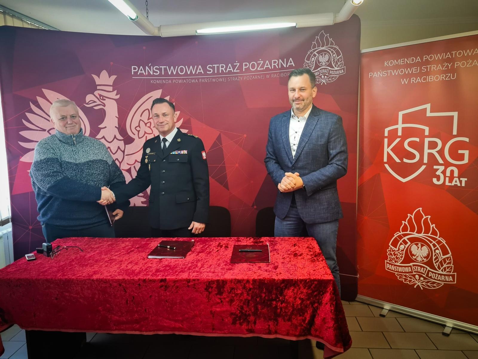 Zdjęcie w galerii na portalu naszraciborz.pl: Bitwa o kontrakt na budowę komendy dla raciborskiej straży pożarnej. Umowę podpisał Borbud wiadomości z regionu