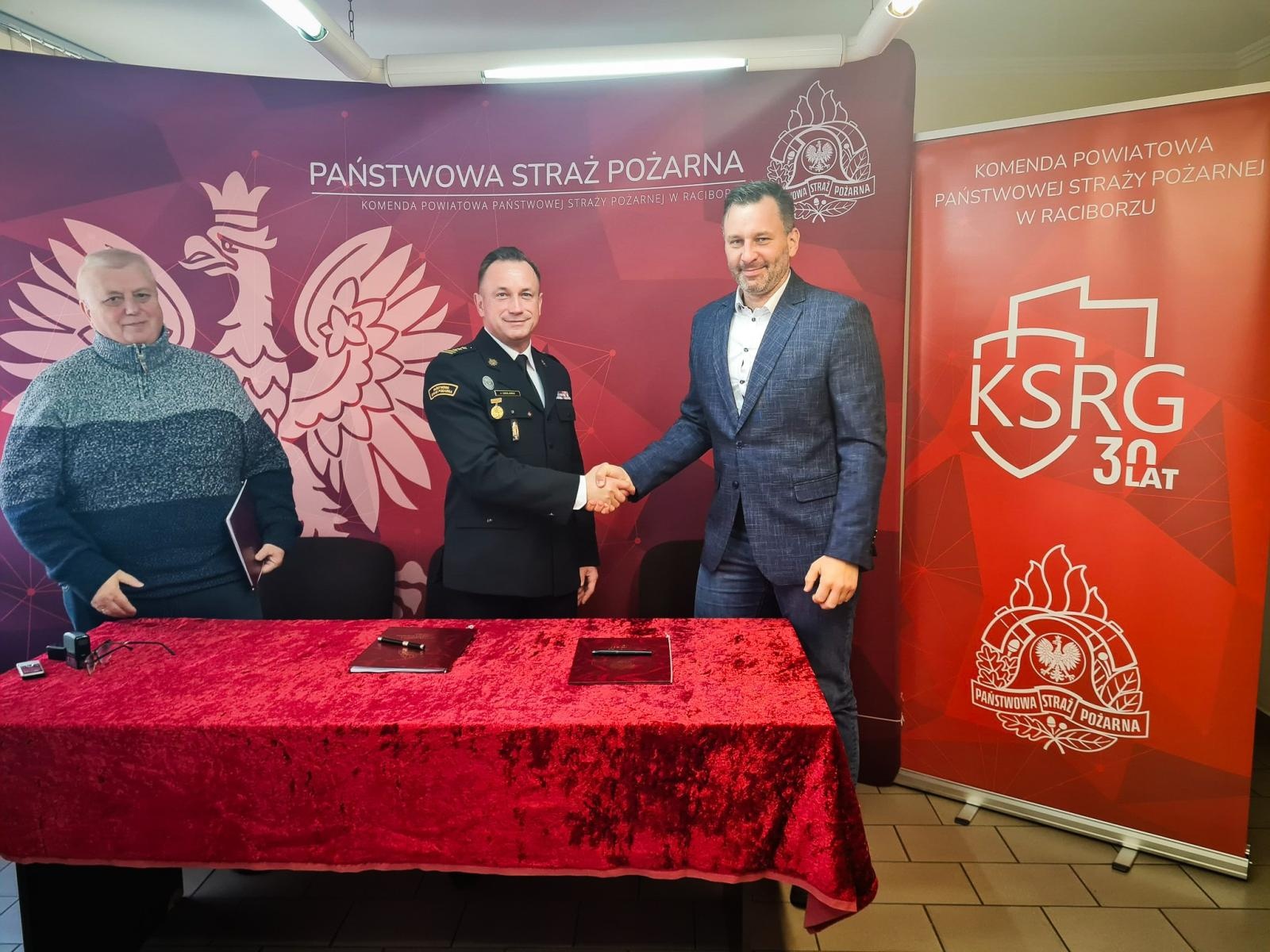 Zdjęcie w galerii na portalu naszraciborz.pl: Bitwa o kontrakt na budowę komendy dla raciborskiej straży pożarnej. Umowę podpisał Borbud wiadomości z regionu