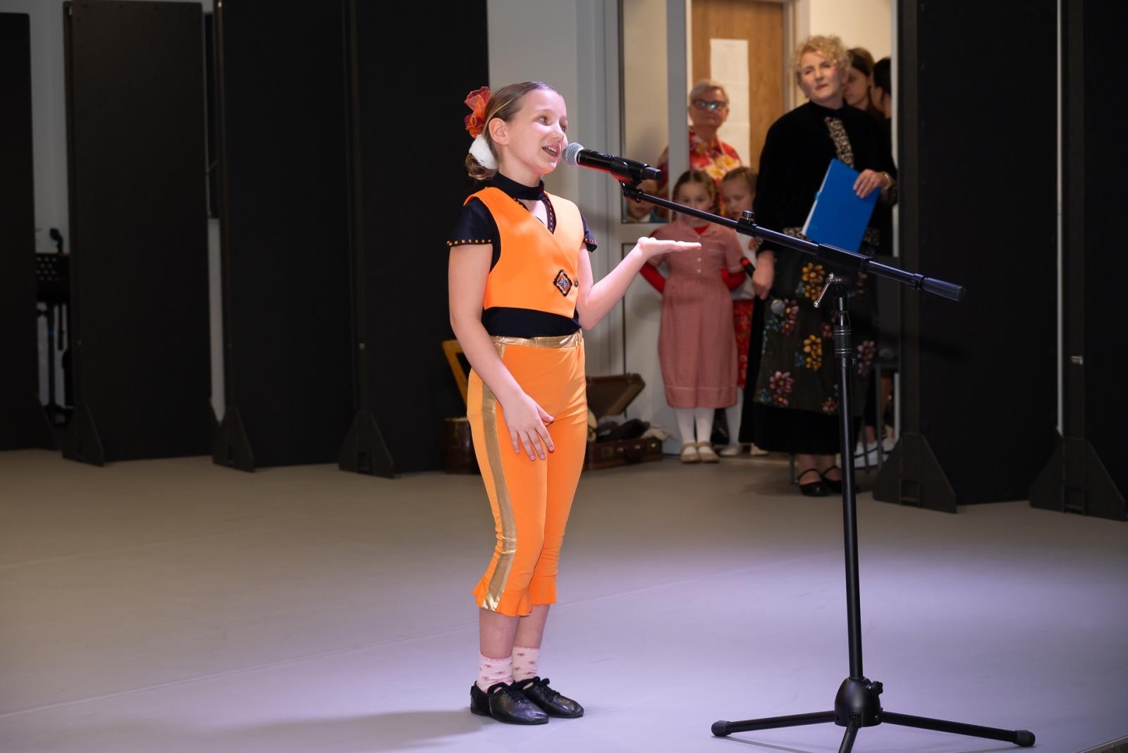 Zdjęcie w galerii na portalu naszraciborz.pl: Śląsko godka w Tworkowie. Osiemnasty koncert lauratów konkursu [FOTO i WIDEO] wiadomości z regionu