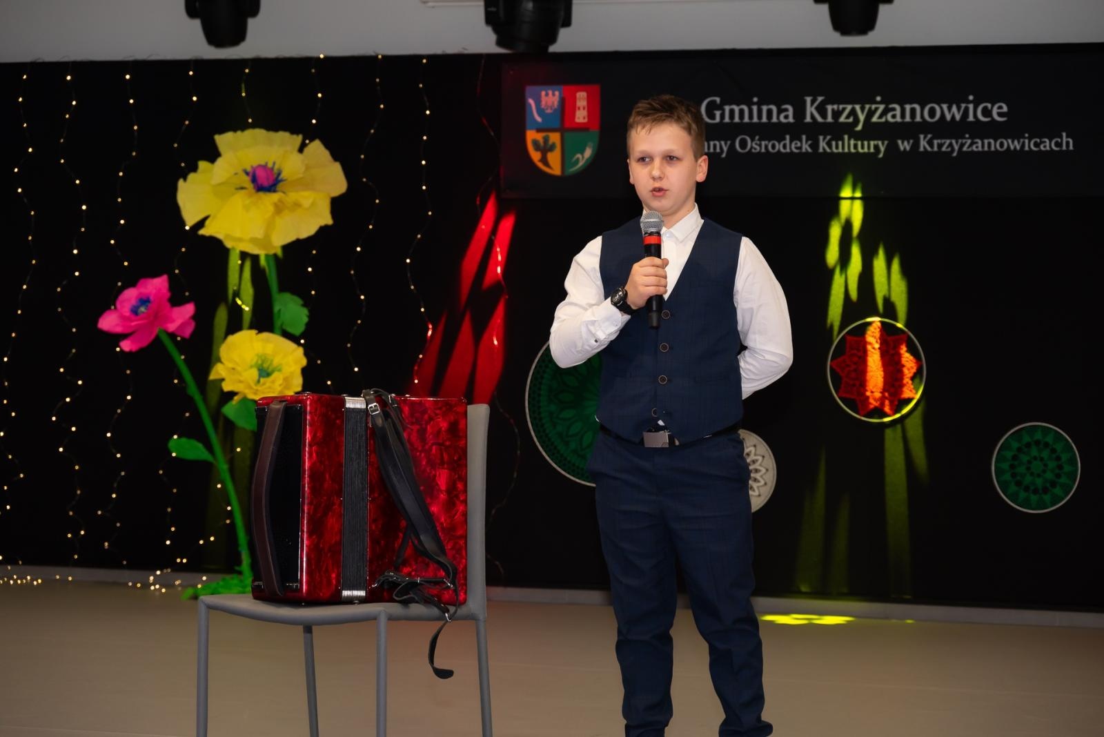 Zdjęcie w galerii na portalu naszraciborz.pl: Śląsko godka w Tworkowie. Osiemnasty koncert lauratów konkursu [FOTO i WIDEO] wiadomości z regionu