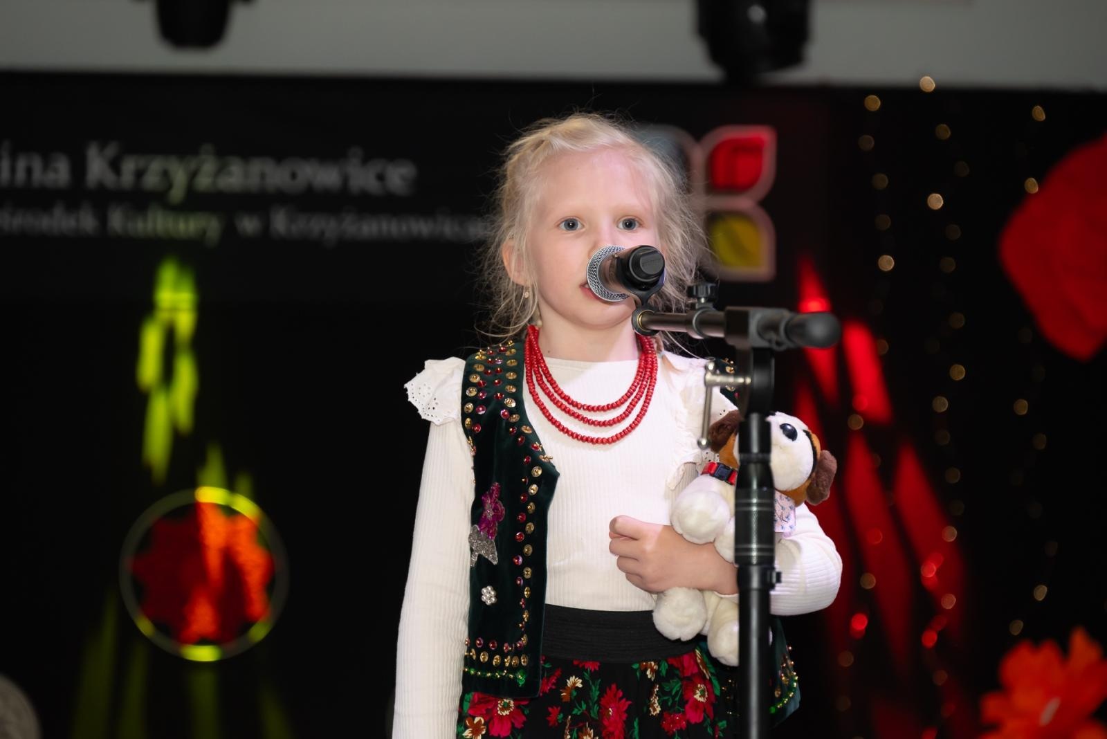 Zdjęcie w galerii na portalu naszraciborz.pl: Śląsko godka w Tworkowie. Osiemnasty koncert lauratów konkursu [FOTO i WIDEO] wiadomości z regionu