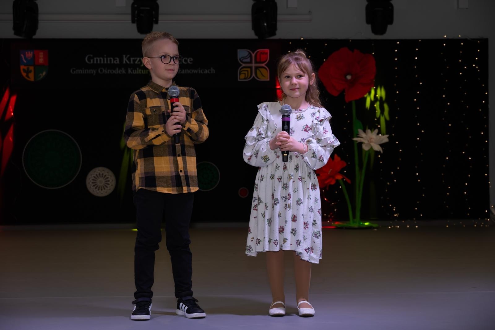 Zdjęcie w galerii na portalu naszraciborz.pl: Śląsko godka w Tworkowie. Osiemnasty koncert lauratów konkursu [FOTO i WIDEO] wiadomości z regionu
