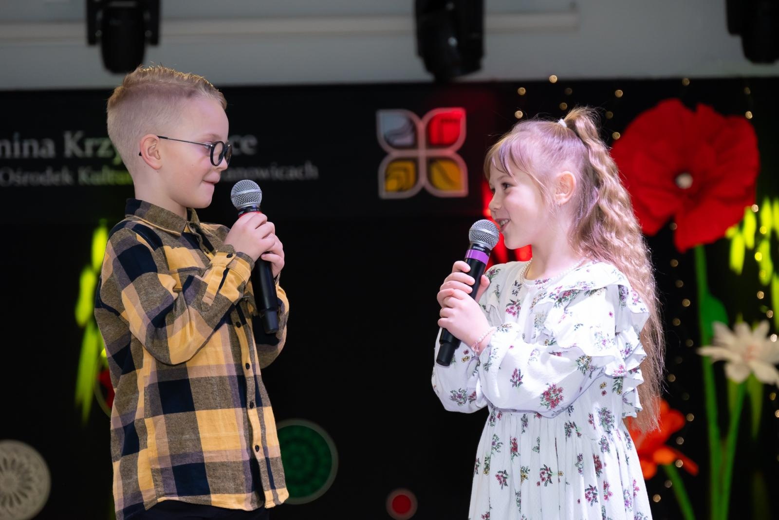 Zdjęcie w galerii na portalu naszraciborz.pl: Śląsko godka w Tworkowie. Osiemnasty koncert lauratów konkursu [FOTO i WIDEO] wiadomości z regionu