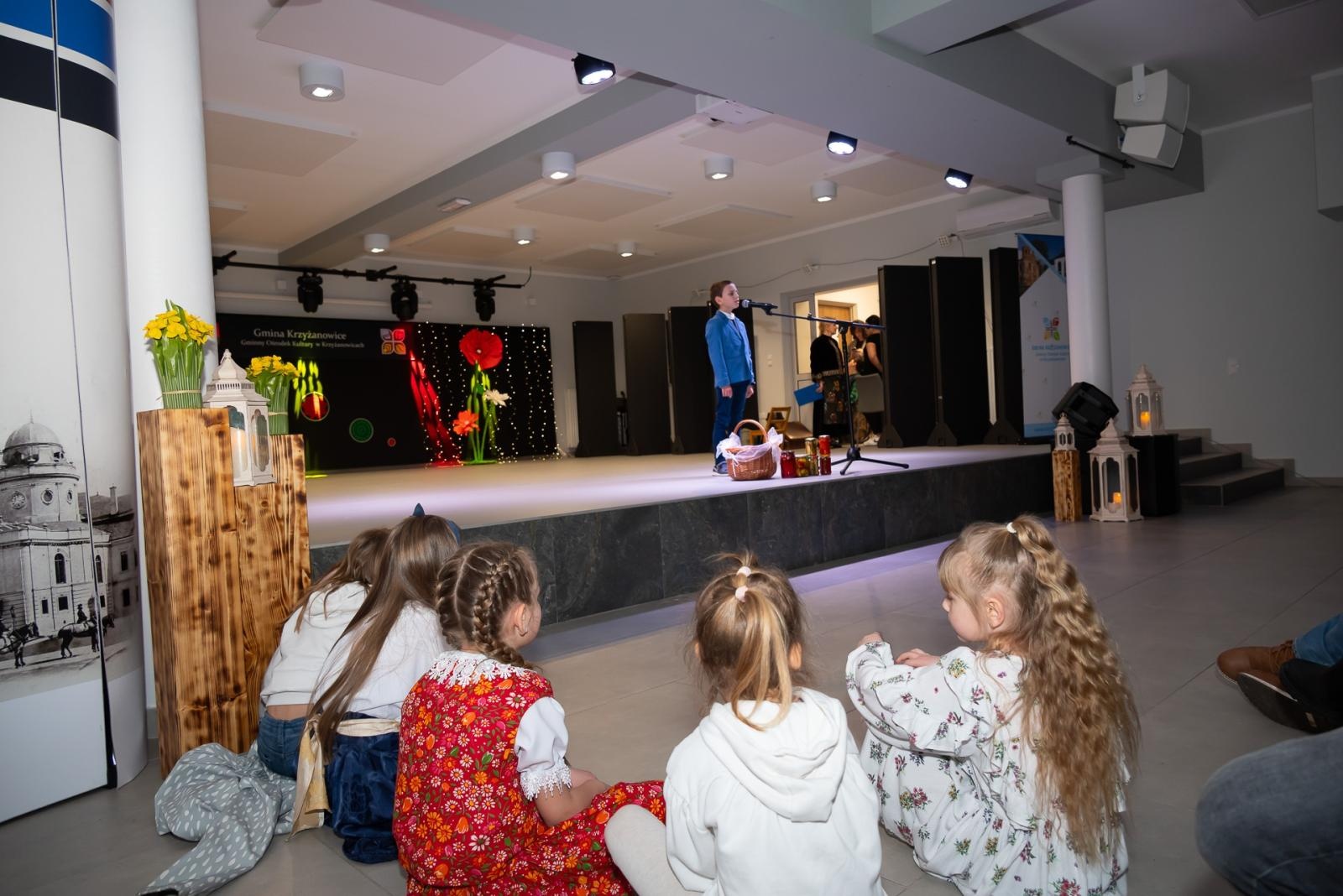 Zdjęcie w galerii na portalu naszraciborz.pl: Śląsko godka w Tworkowie. Osiemnasty koncert lauratów konkursu [FOTO i WIDEO] wiadomości z regionu