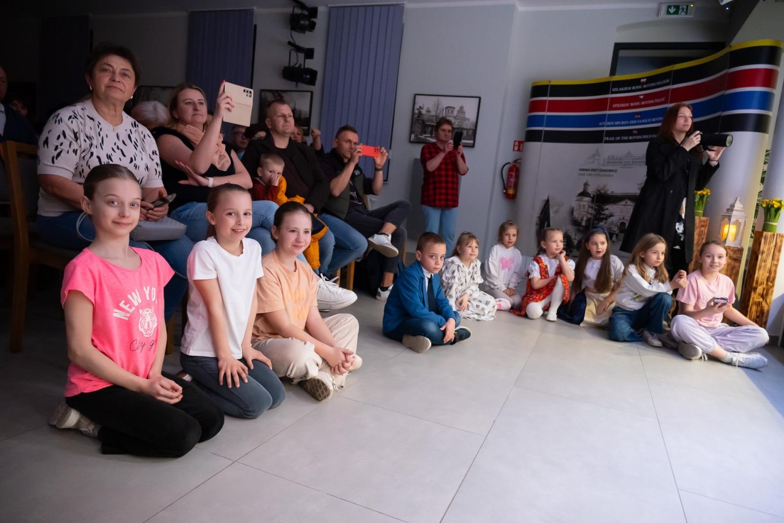 Zdjęcie w galerii na portalu naszraciborz.pl: Śląsko godka w Tworkowie. Osiemnasty koncert lauratów konkursu [FOTO i WIDEO] wiadomości z regionu