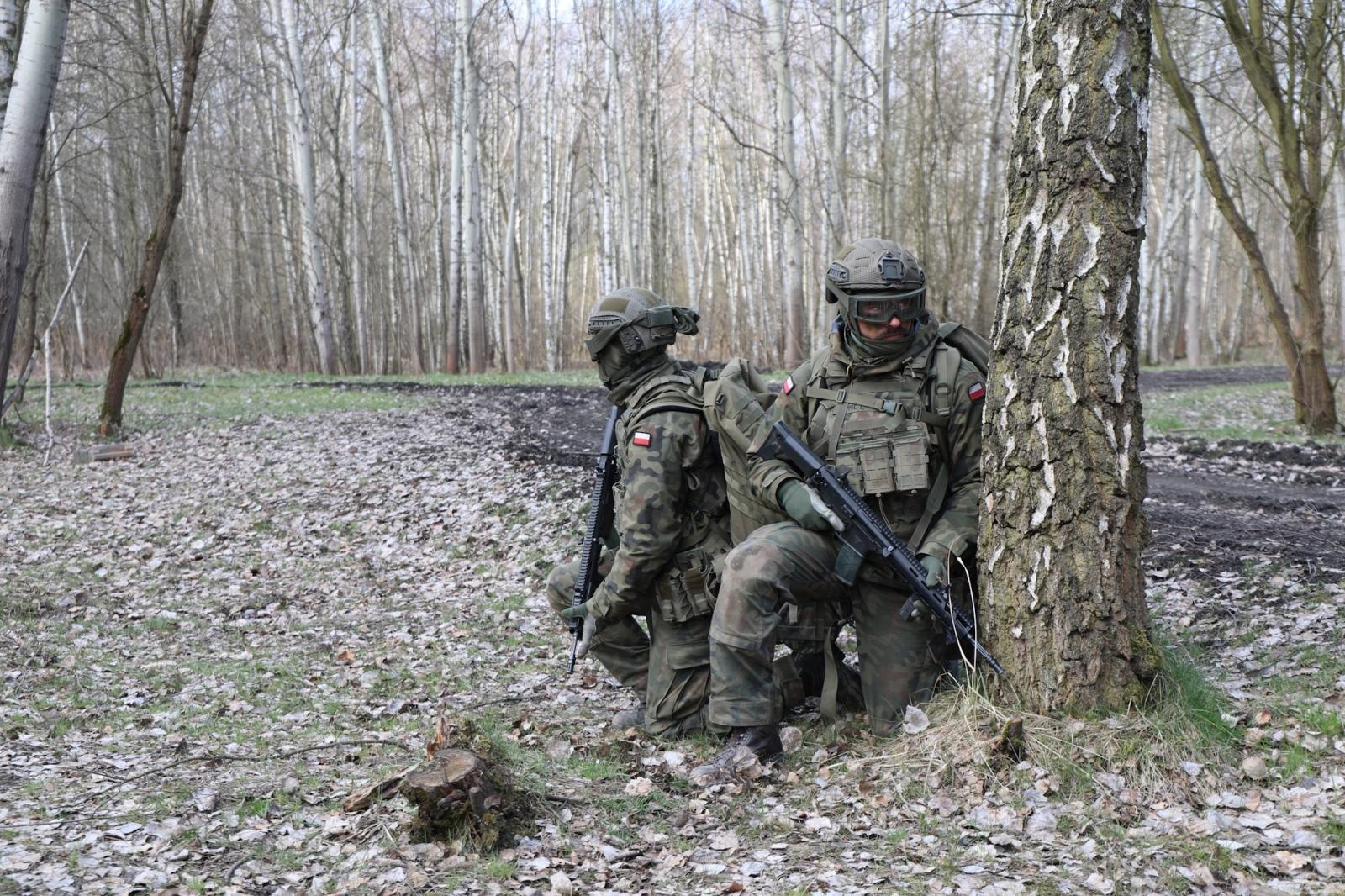 Zdjęcie w galerii na portalu naszraciborz.pl: Pętla taktyczna, czyli ostatni stres egzaminacyjny przed przysięgą wojskową terytorialsa w Raciborzu wiadomości z regionu