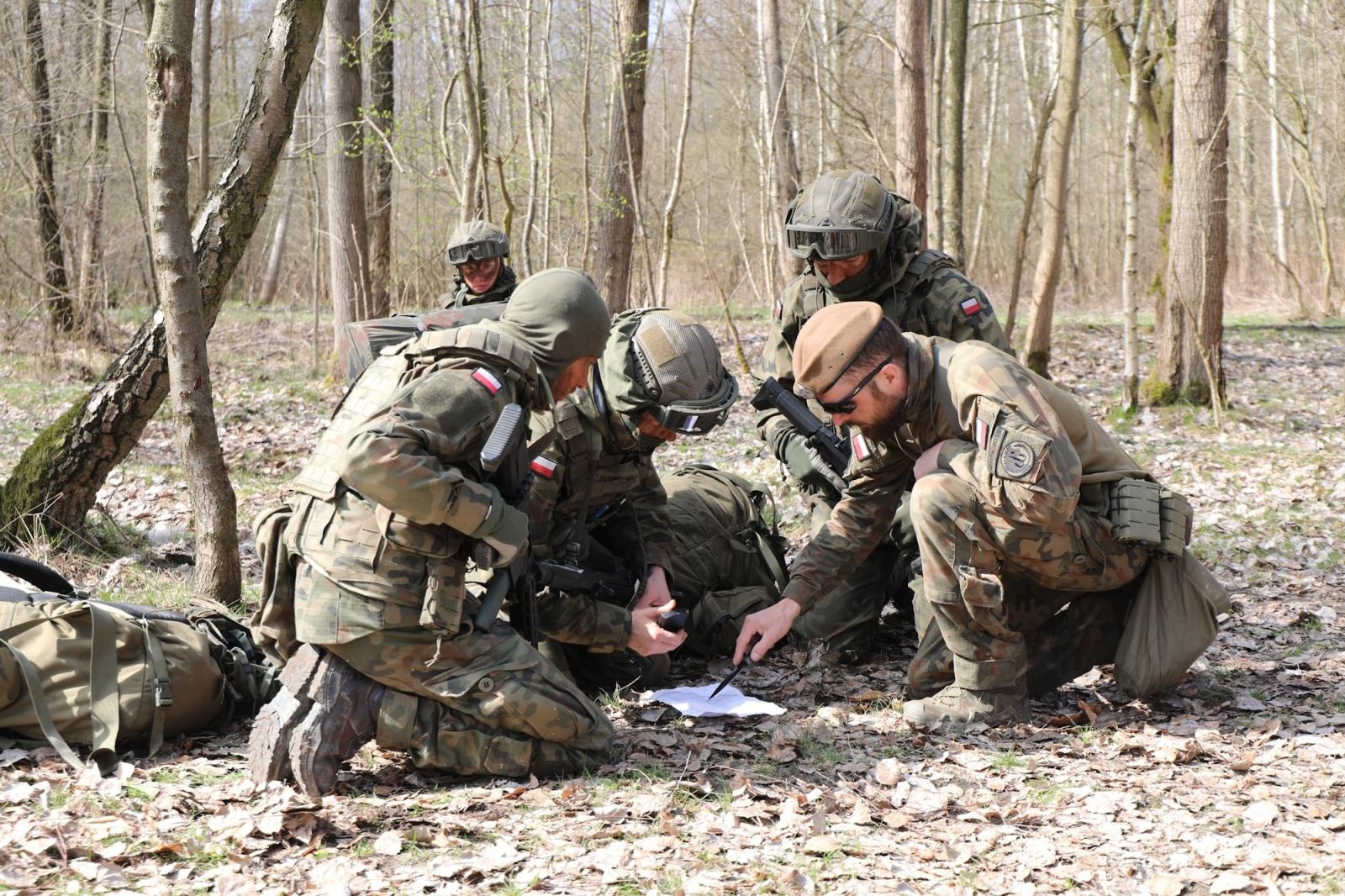 Zdjęcie w galerii na portalu naszraciborz.pl: Pętla taktyczna, czyli ostatni stres egzaminacyjny przed przysięgą wojskową terytorialsa w Raciborzu wiadomości z regionu