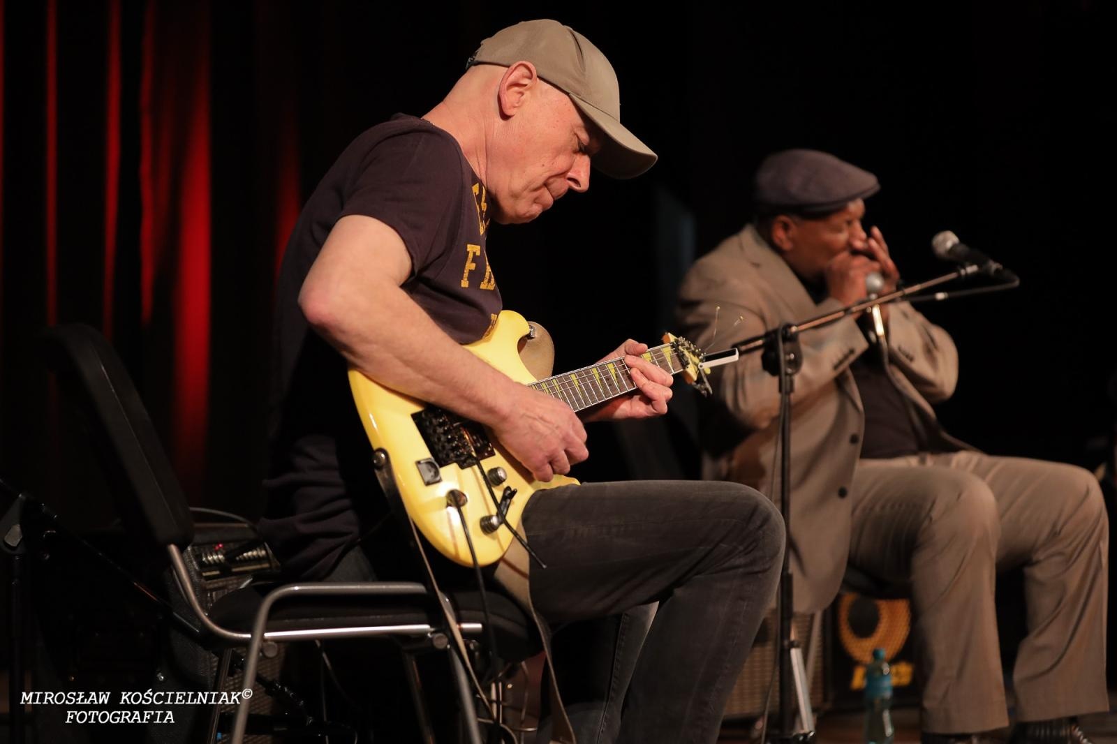 Zdjęcie w galerii na portalu naszraciborz.pl: Bluesowe spotkanie w Strzesze. Koncert Keith’a Dunna przyciągnął fanów gatunku [FOTO i WIDEO] wiadomości z regionu