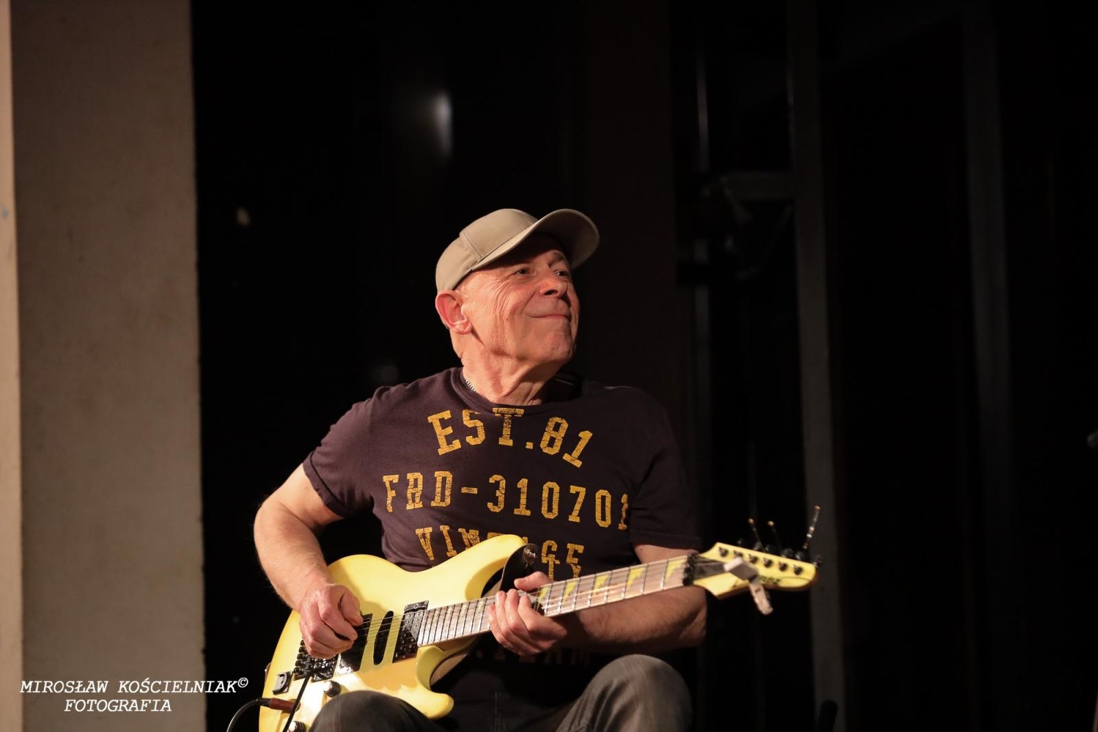 Zdjęcie w galerii na portalu naszraciborz.pl: Bluesowe spotkanie w Strzesze. Koncert Keith’a Dunna przyciągnął fanów gatunku [FOTO i WIDEO] wiadomości z regionu