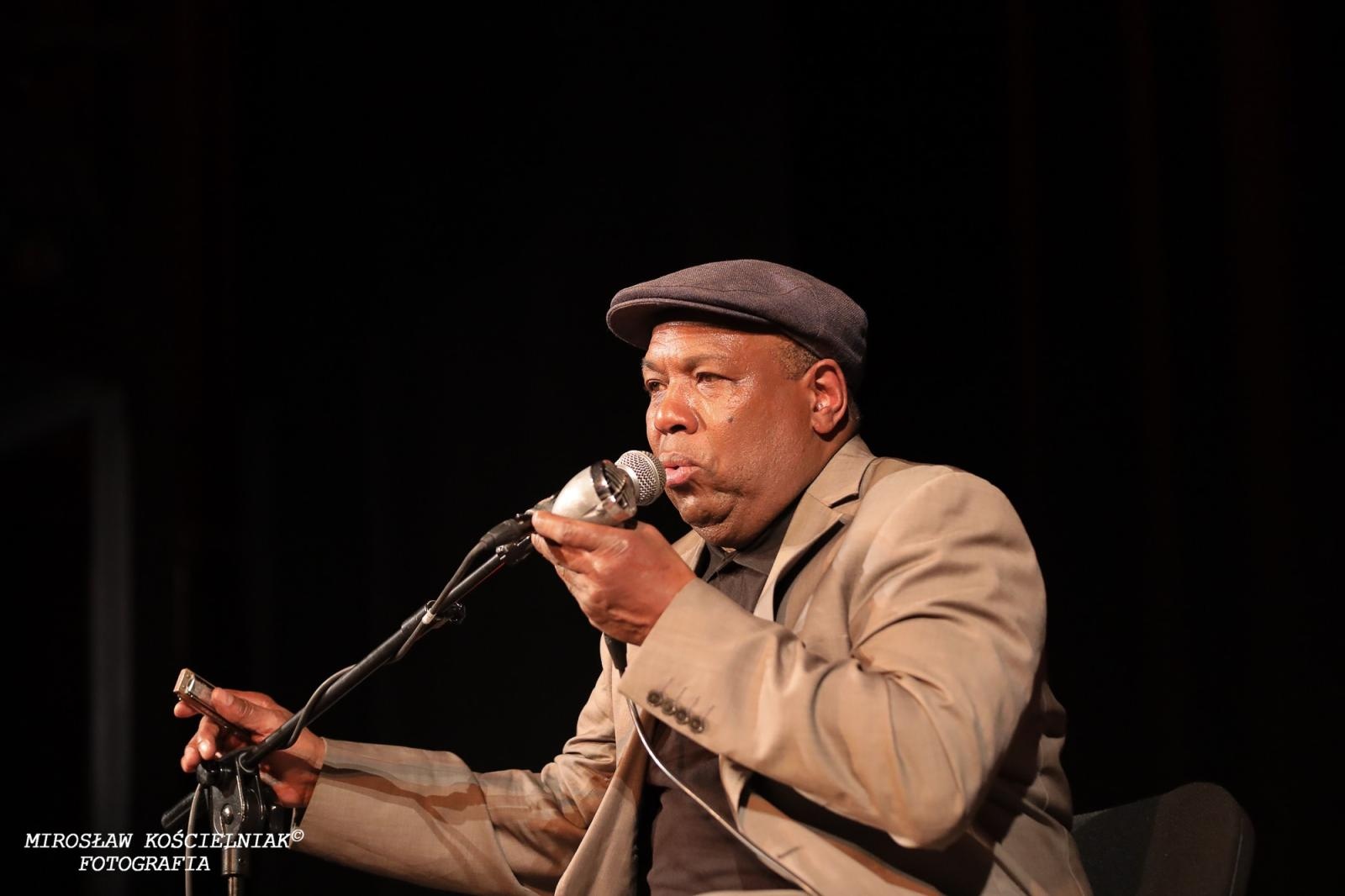 Zdjęcie w galerii na portalu naszraciborz.pl: Bluesowe spotkanie w Strzesze. Koncert Keith’a Dunna przyciągnął fanów gatunku [FOTO i WIDEO] wiadomości z regionu
