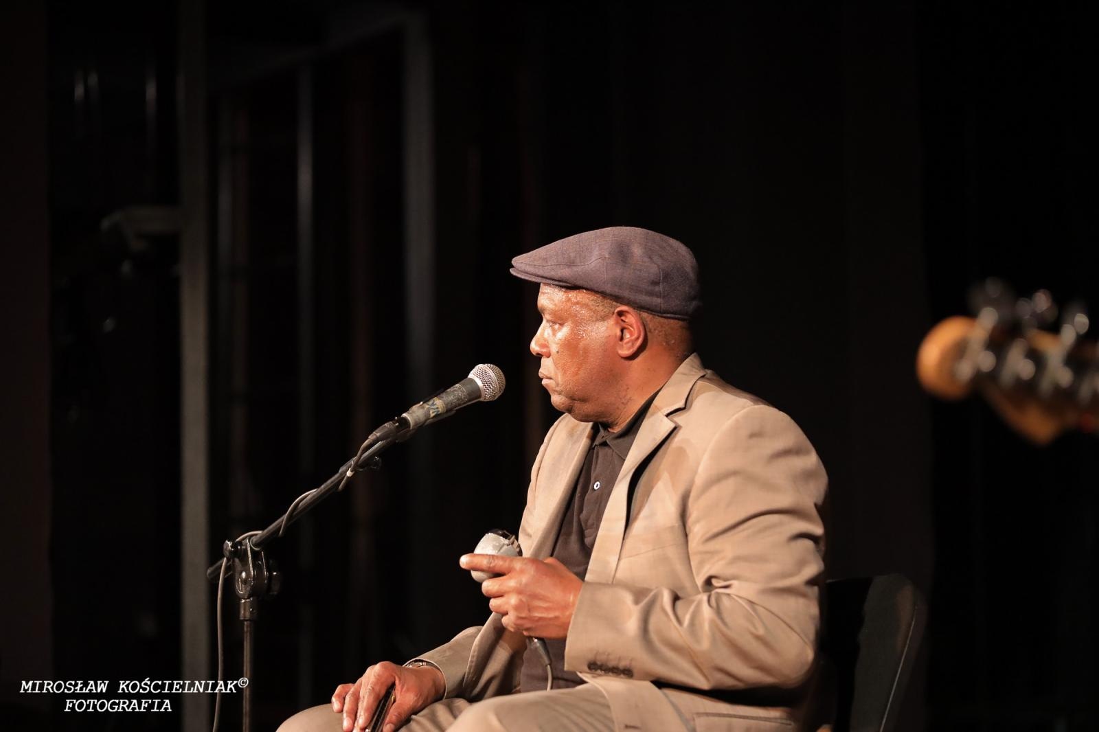 Zdjęcie w galerii na portalu naszraciborz.pl: Bluesowe spotkanie w Strzesze. Koncert Keith’a Dunna przyciągnął fanów gatunku [FOTO i WIDEO] wiadomości z regionu