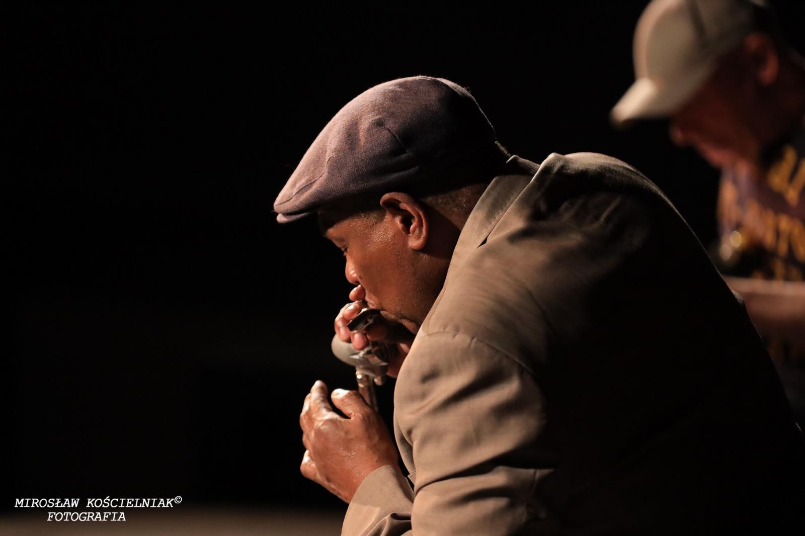 Zdjęcie w galerii na portalu naszraciborz.pl: Bluesowe spotkanie w Strzesze. Koncert Keith’a Dunna przyciągnął fanów gatunku [FOTO i WIDEO] wiadomości z regionu