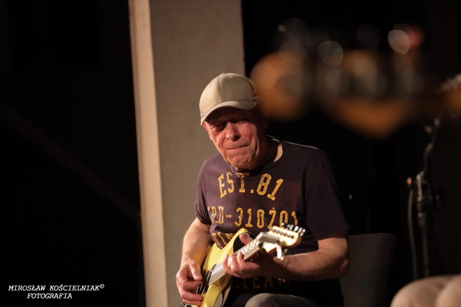 Zdjęcie w galerii na portalu naszraciborz.pl: Bluesowe spotkanie w Strzesze. Koncert Keith’a Dunna przyciągnął fanów gatunku [FOTO i WIDEO] wiadomości z regionu