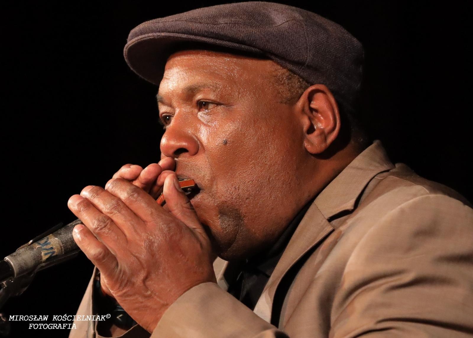 Zdjęcie w galerii na portalu naszraciborz.pl: Bluesowe spotkanie w Strzesze. Koncert Keith’a Dunna przyciągnął fanów gatunku [FOTO i WIDEO] wiadomości z regionu