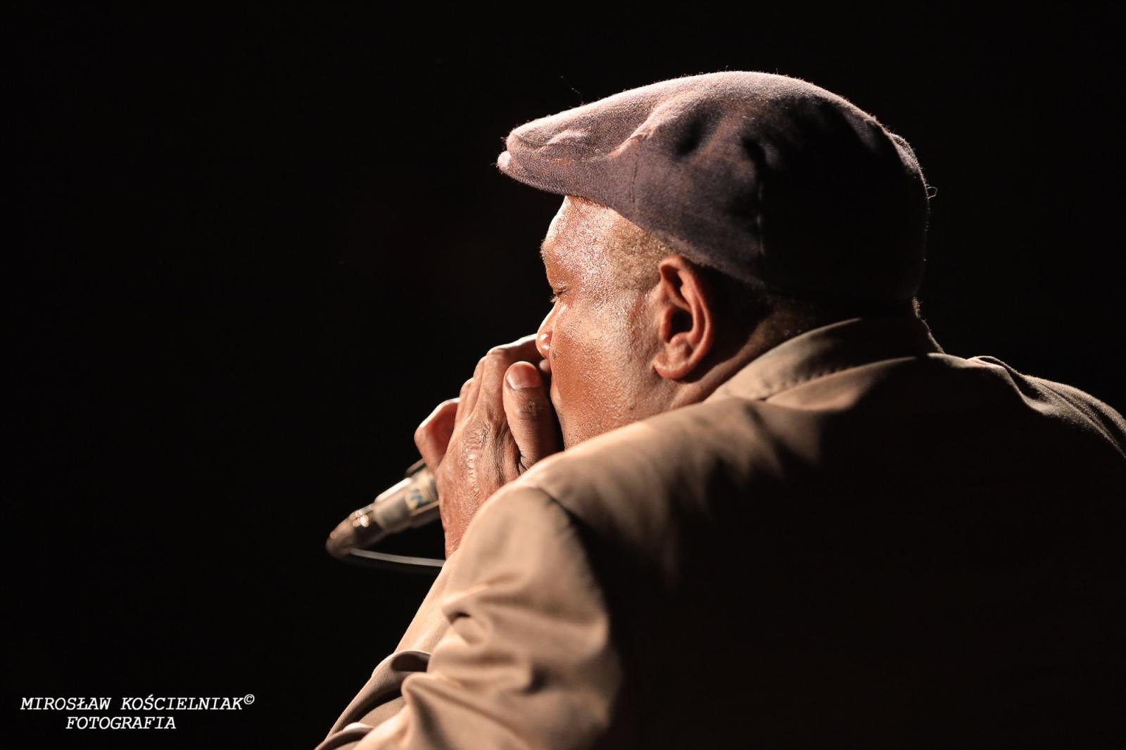 Zdjęcie w galerii na portalu naszraciborz.pl: Bluesowe spotkanie w Strzesze. Koncert Keith’a Dunna przyciągnął fanów gatunku [FOTO i WIDEO] wiadomości z regionu