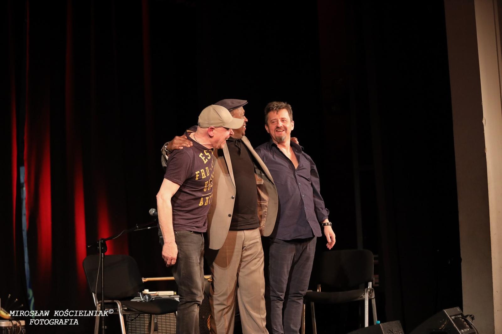 Zdjęcie w galerii na portalu naszraciborz.pl: Bluesowe spotkanie w Strzesze. Koncert Keith’a Dunna przyciągnął fanów gatunku [FOTO i WIDEO] wiadomości z regionu