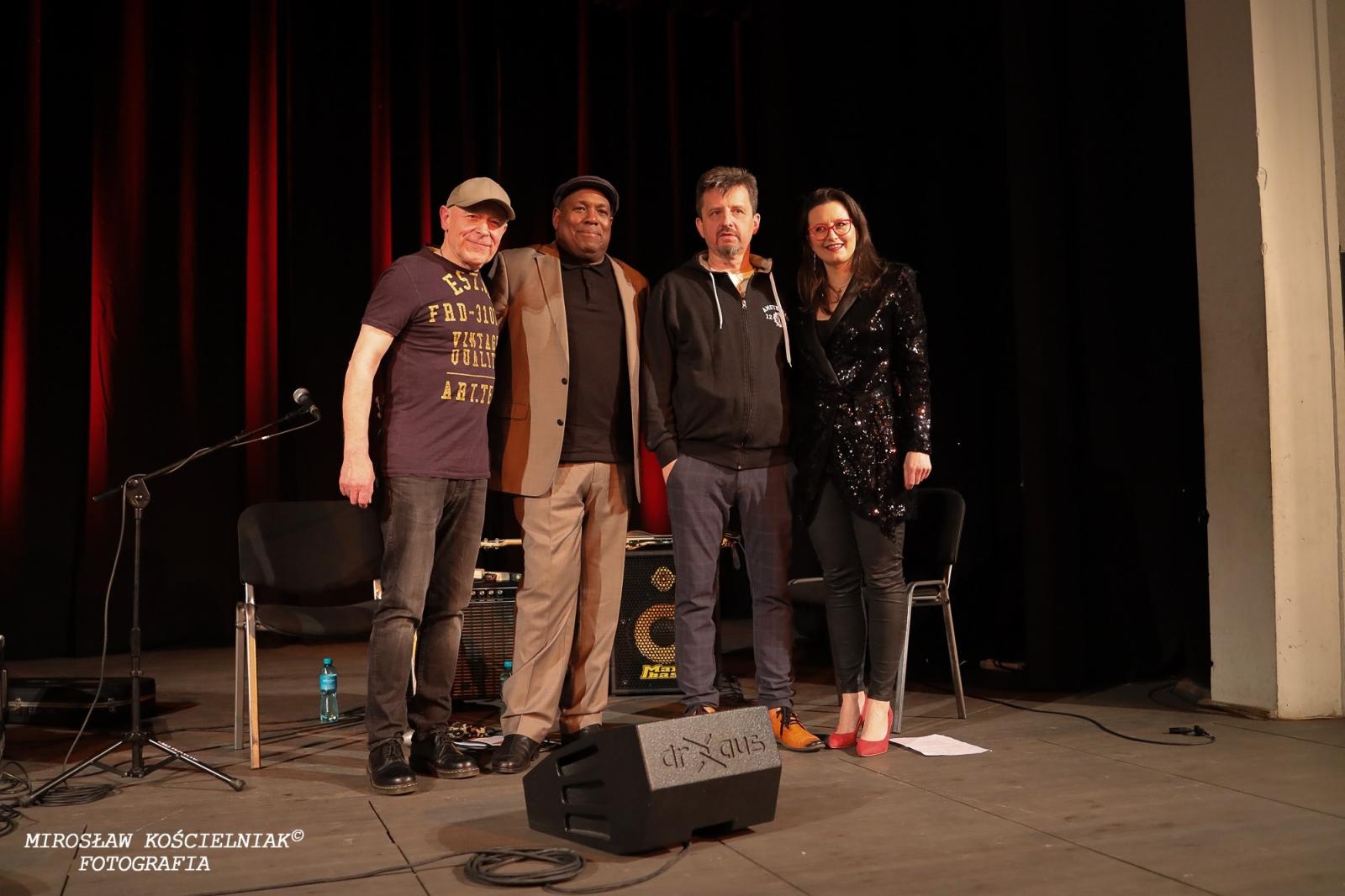 Zdjęcie w galerii na portalu naszraciborz.pl: Bluesowe spotkanie w Strzesze. Koncert Keith’a Dunna przyciągnął fanów gatunku [FOTO i WIDEO] wiadomości z regionu