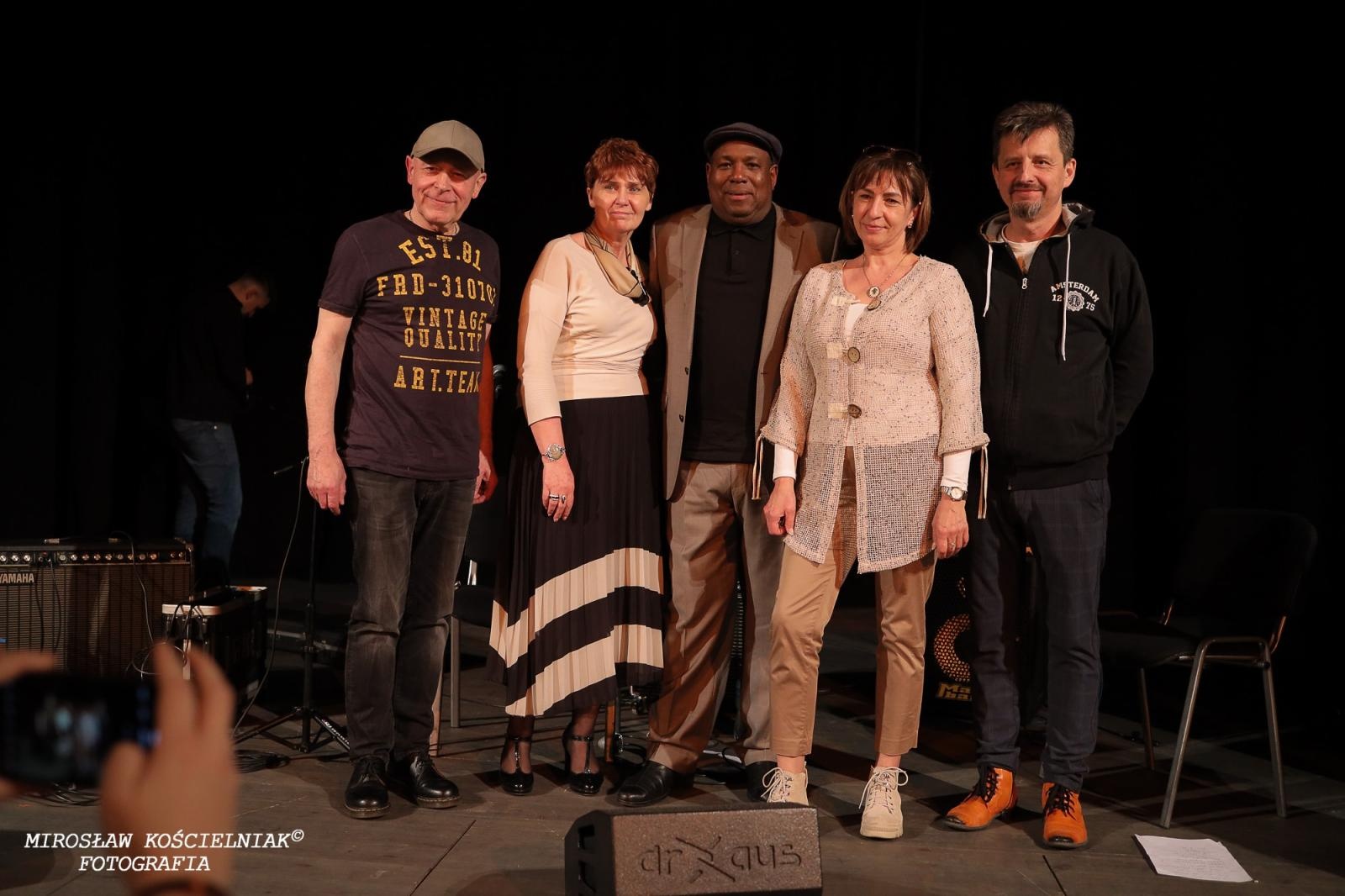 Zdjęcie w galerii na portalu naszraciborz.pl: Bluesowe spotkanie w Strzesze. Koncert Keith’a Dunna przyciągnął fanów gatunku [FOTO i WIDEO] wiadomości z regionu