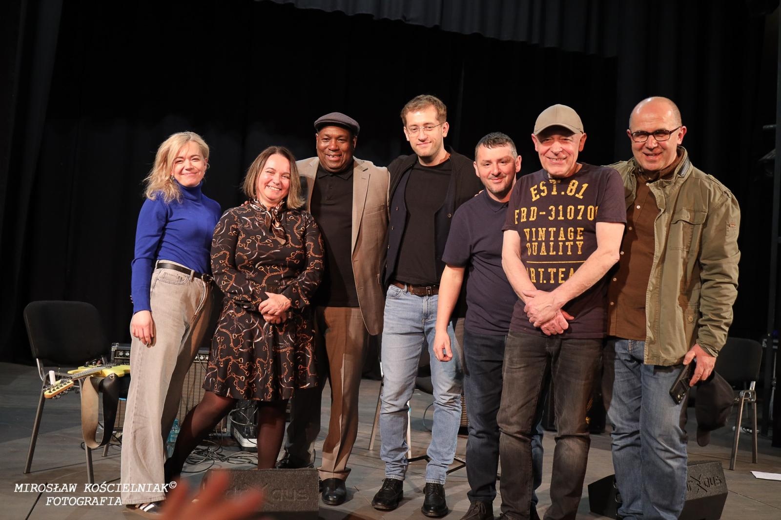 Zdjęcie w galerii na portalu naszraciborz.pl: Bluesowe spotkanie w Strzesze. Koncert Keith’a Dunna przyciągnął fanów gatunku [FOTO i WIDEO] wiadomości z regionu