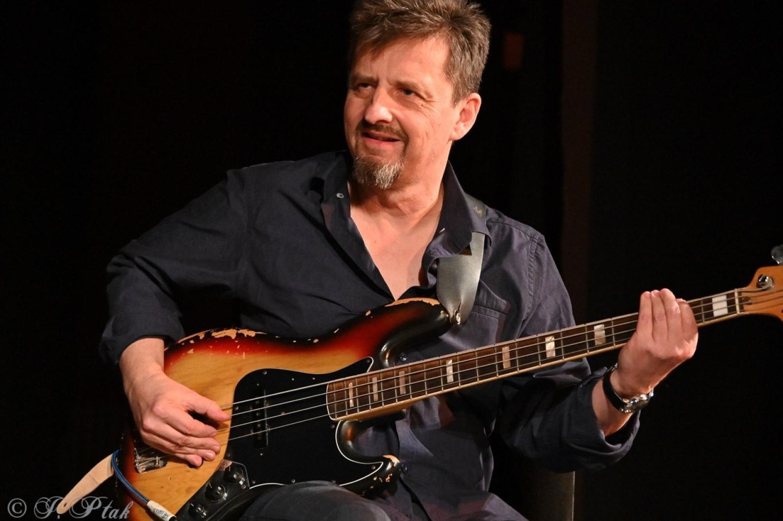 Zdjęcie w galerii na portalu naszraciborz.pl: Bluesowe spotkanie w Strzesze. Koncert Keith’a Dunna przyciągnął fanów gatunku [FOTO i WIDEO] wiadomości z regionu