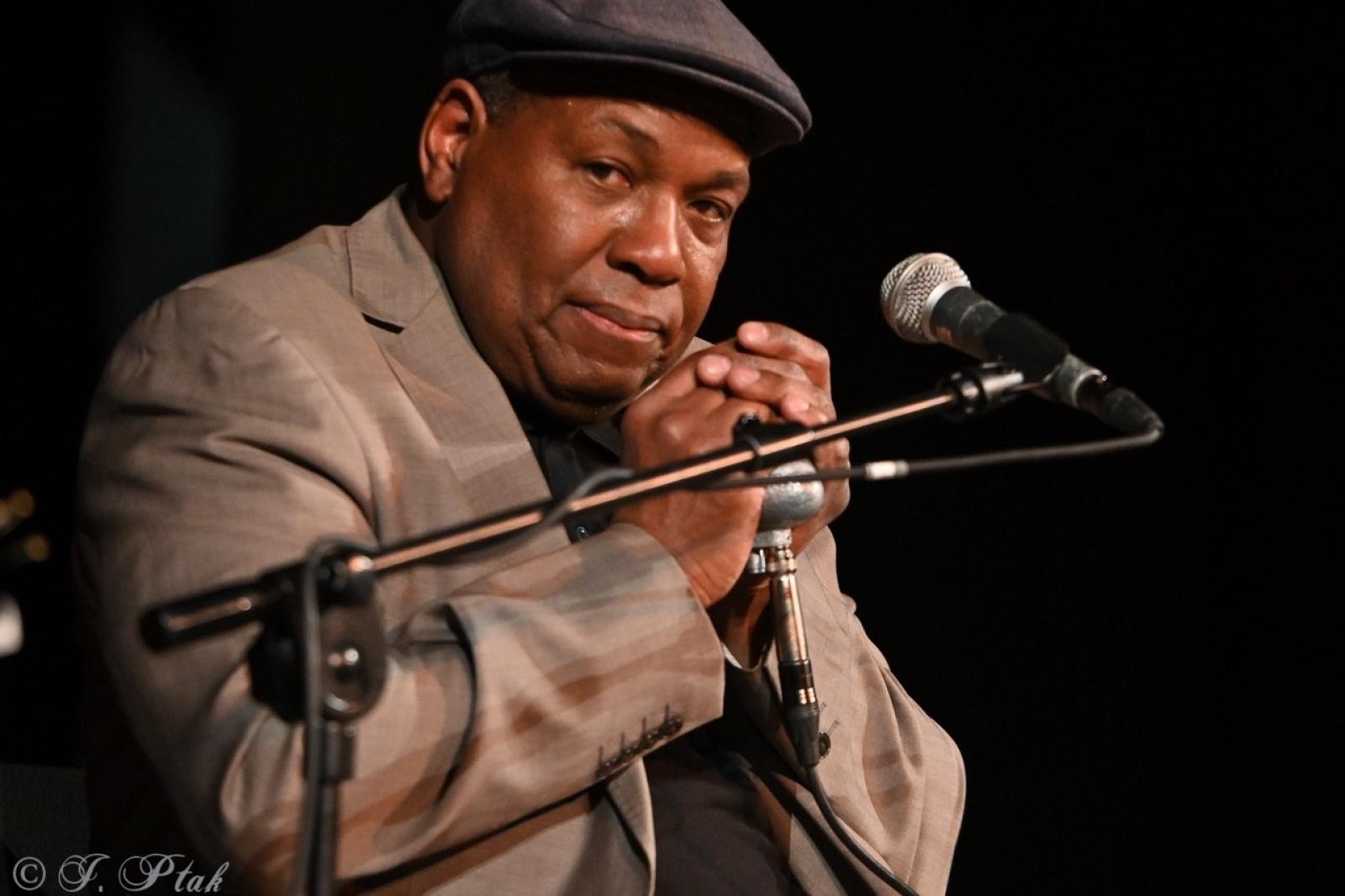 Zdjęcie w galerii na portalu naszraciborz.pl: Bluesowe spotkanie w Strzesze. Koncert Keith’a Dunna przyciągnął fanów gatunku [FOTO i WIDEO] wiadomości z regionu