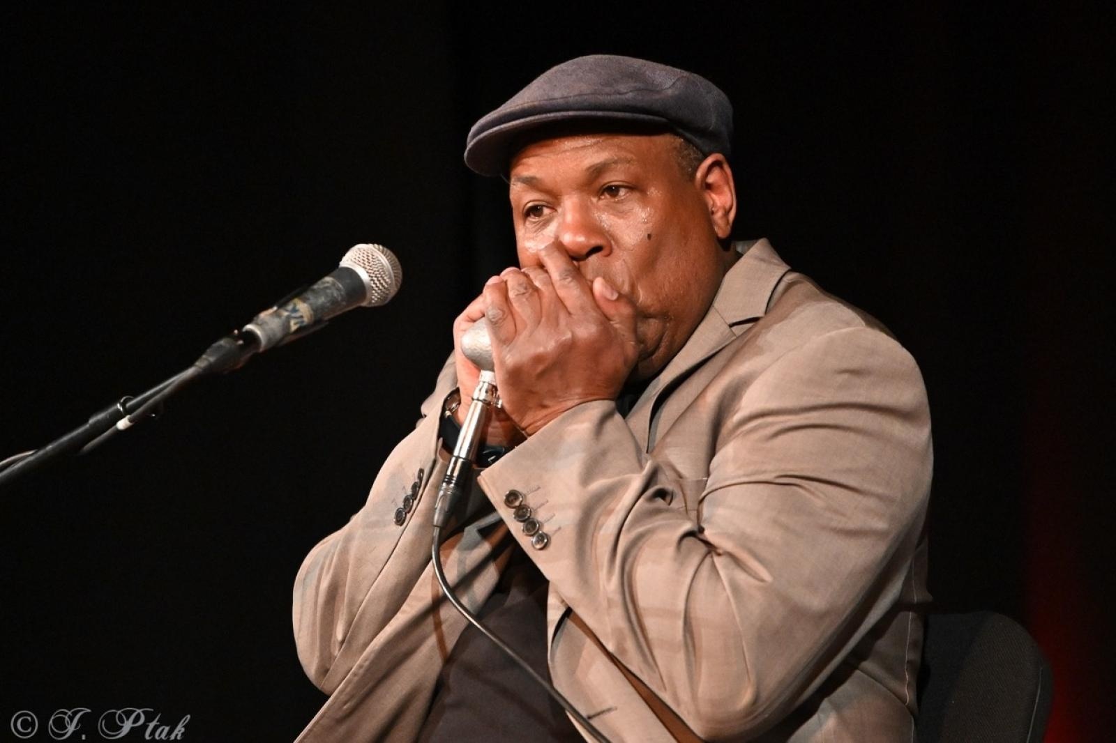 Zdjęcie w galerii na portalu naszraciborz.pl: Bluesowe spotkanie w Strzesze. Koncert Keith’a Dunna przyciągnął fanów gatunku [FOTO i WIDEO] wiadomości z regionu