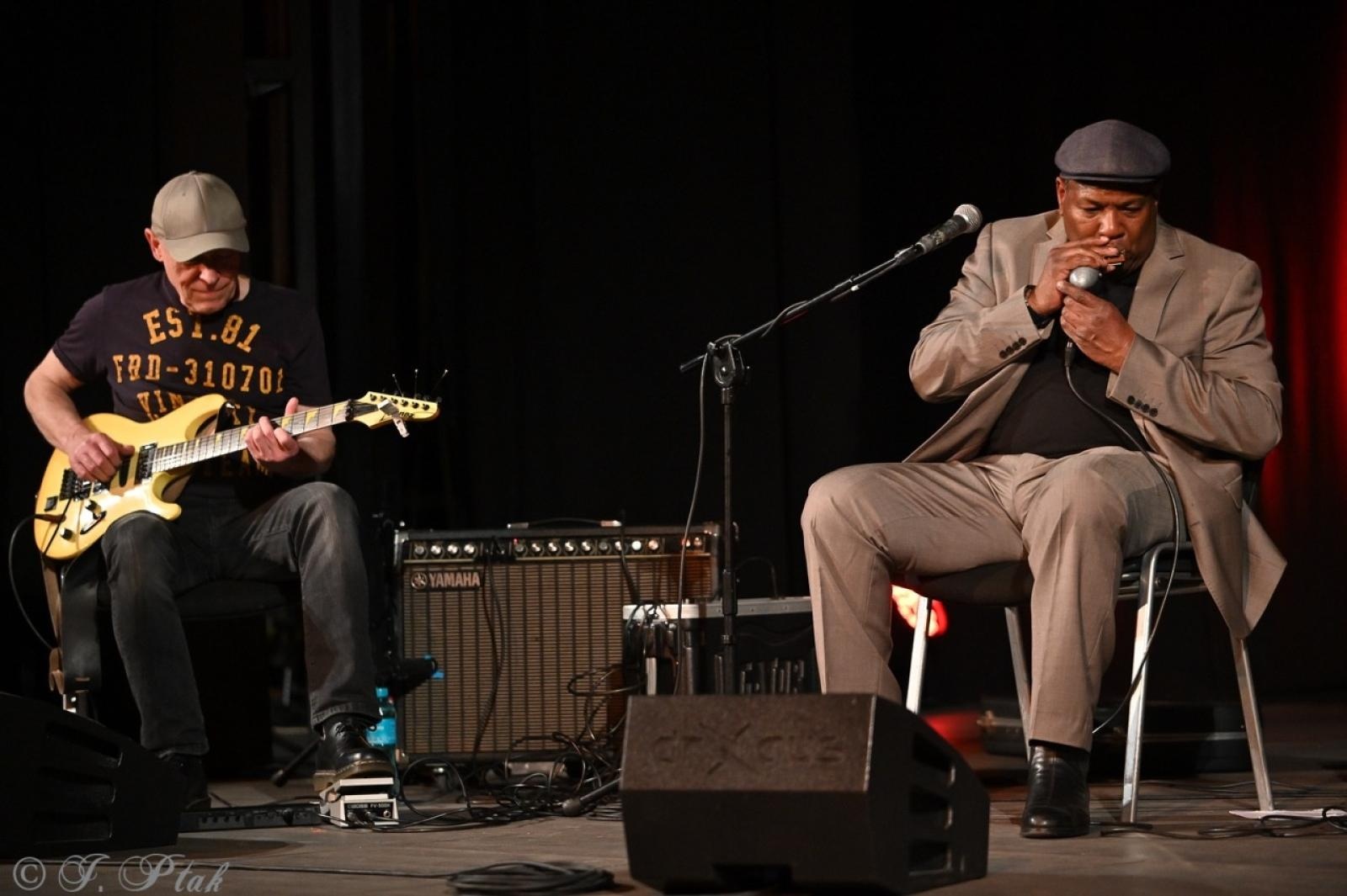 Zdjęcie w galerii na portalu naszraciborz.pl: Bluesowe spotkanie w Strzesze. Koncert Keith’a Dunna przyciągnął fanów gatunku [FOTO i WIDEO] wiadomości z regionu