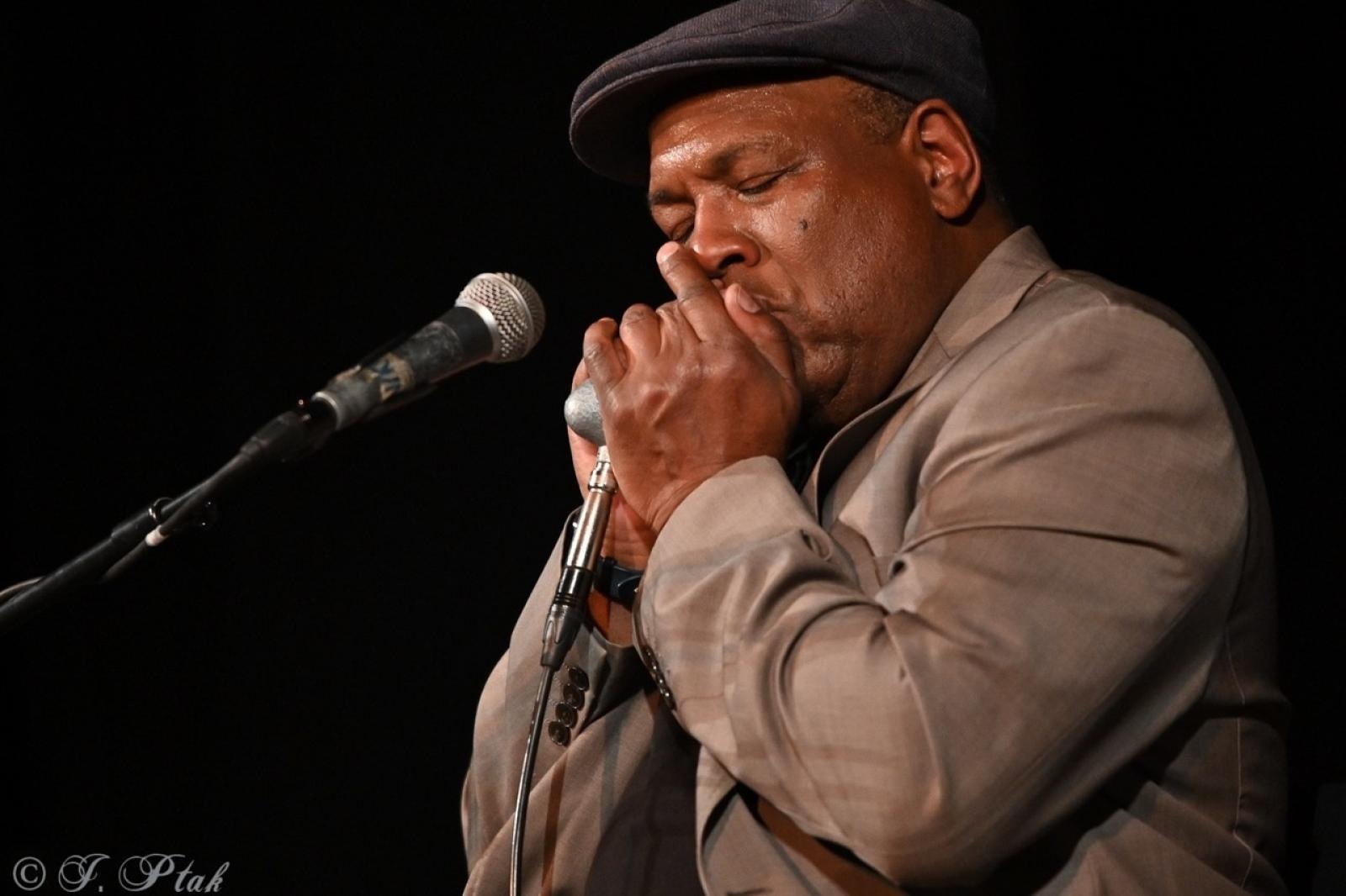 Zdjęcie w galerii na portalu naszraciborz.pl: Bluesowe spotkanie w Strzesze. Koncert Keith’a Dunna przyciągnął fanów gatunku [FOTO i WIDEO] wiadomości z regionu