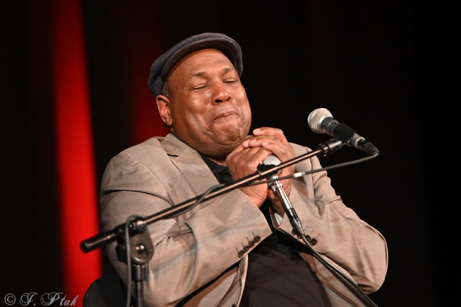 Zdjęcie w galerii na portalu naszraciborz.pl: Bluesowe spotkanie w Strzesze. Koncert Keith’a Dunna przyciągnął fanów gatunku [FOTO i WIDEO] wiadomości z regionu