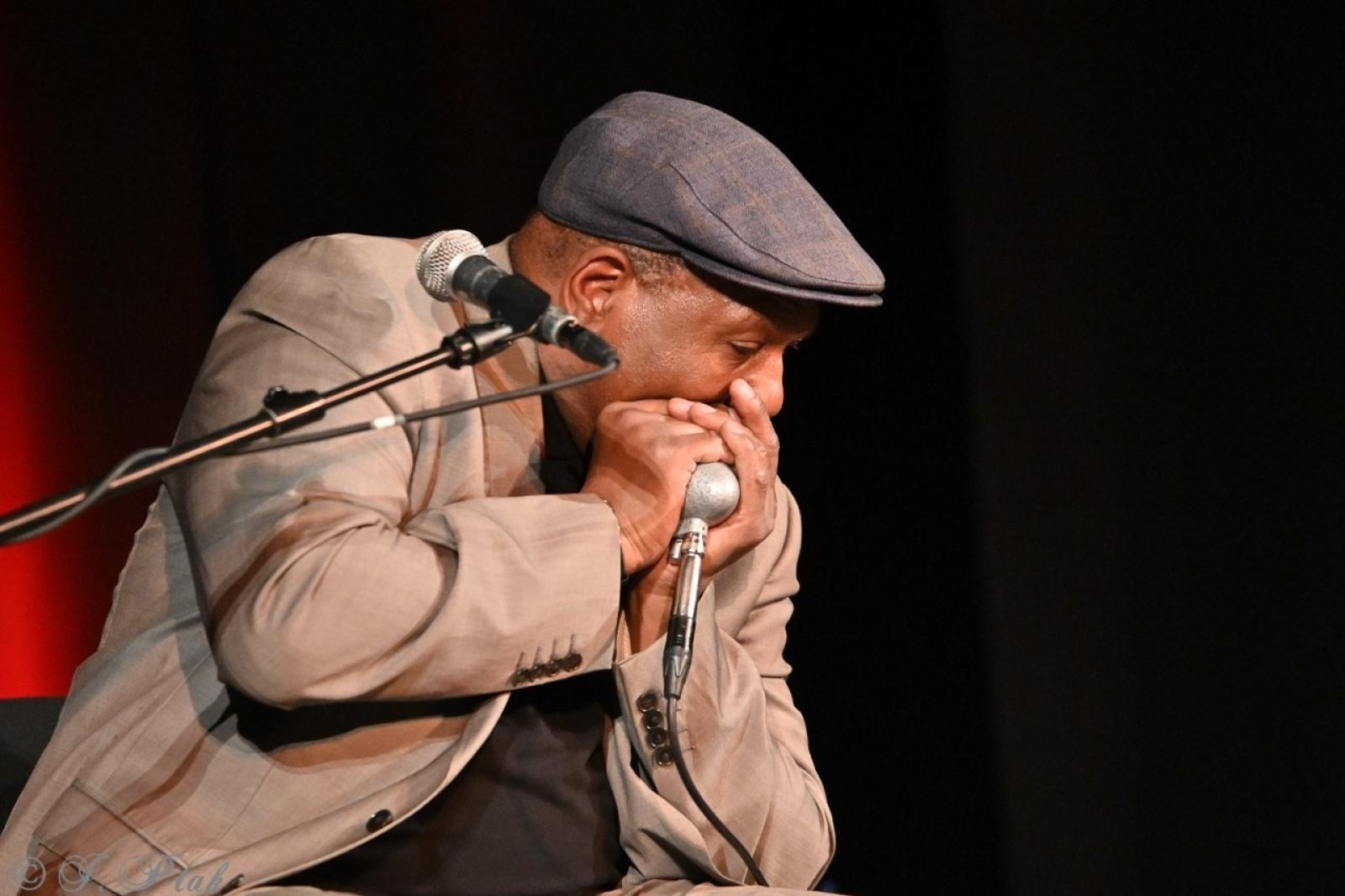 Zdjęcie w galerii na portalu naszraciborz.pl: Bluesowe spotkanie w Strzesze. Koncert Keith’a Dunna przyciągnął fanów gatunku [FOTO i WIDEO] wiadomości z regionu