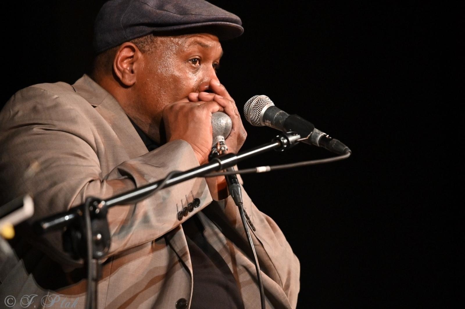 Zdjęcie w galerii na portalu naszraciborz.pl: Bluesowe spotkanie w Strzesze. Koncert Keith’a Dunna przyciągnął fanów gatunku [FOTO i WIDEO] wiadomości z regionu