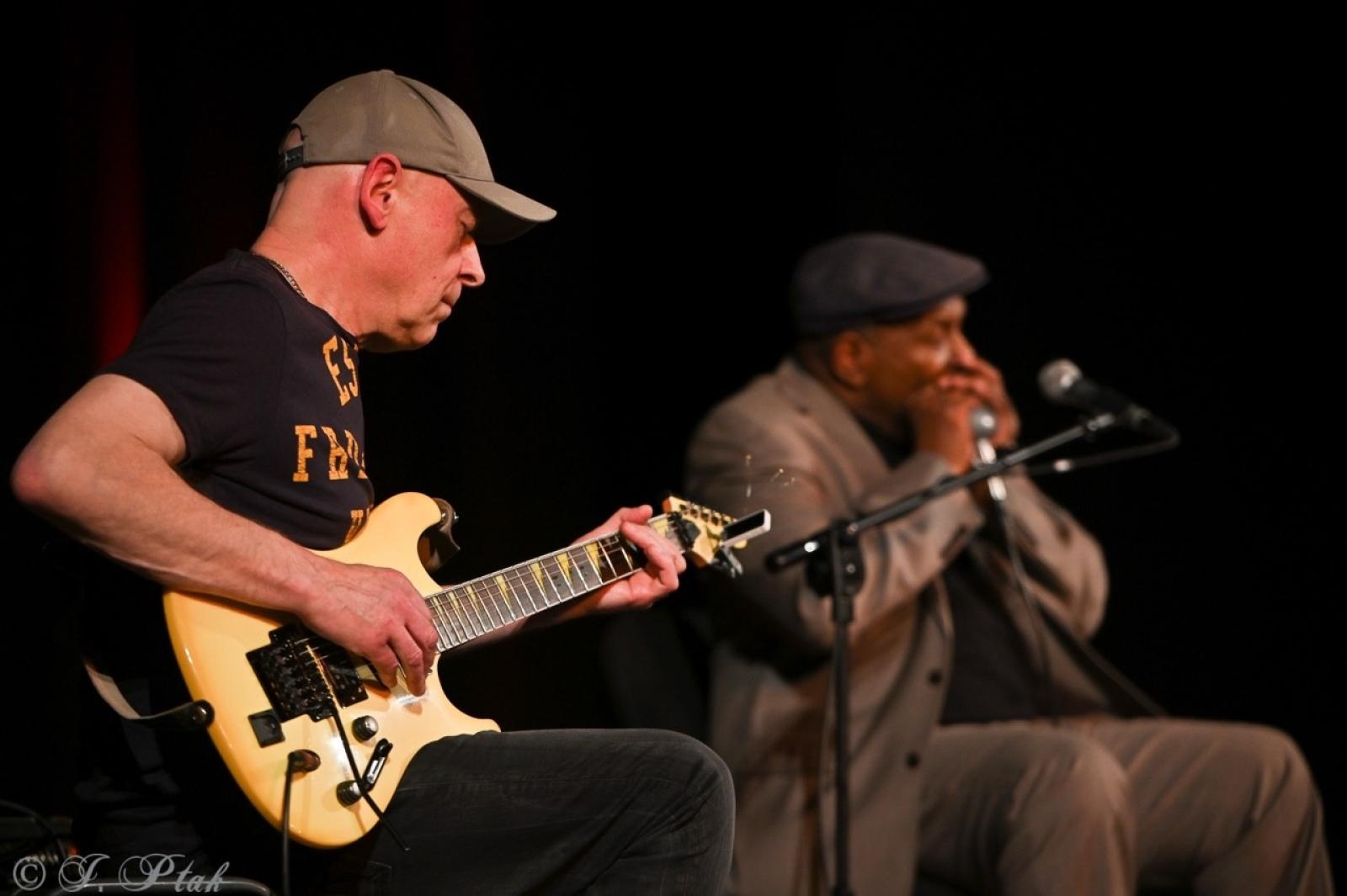 Zdjęcie w galerii na portalu naszraciborz.pl: Bluesowe spotkanie w Strzesze. Koncert Keith’a Dunna przyciągnął fanów gatunku [FOTO i WIDEO] wiadomości z regionu