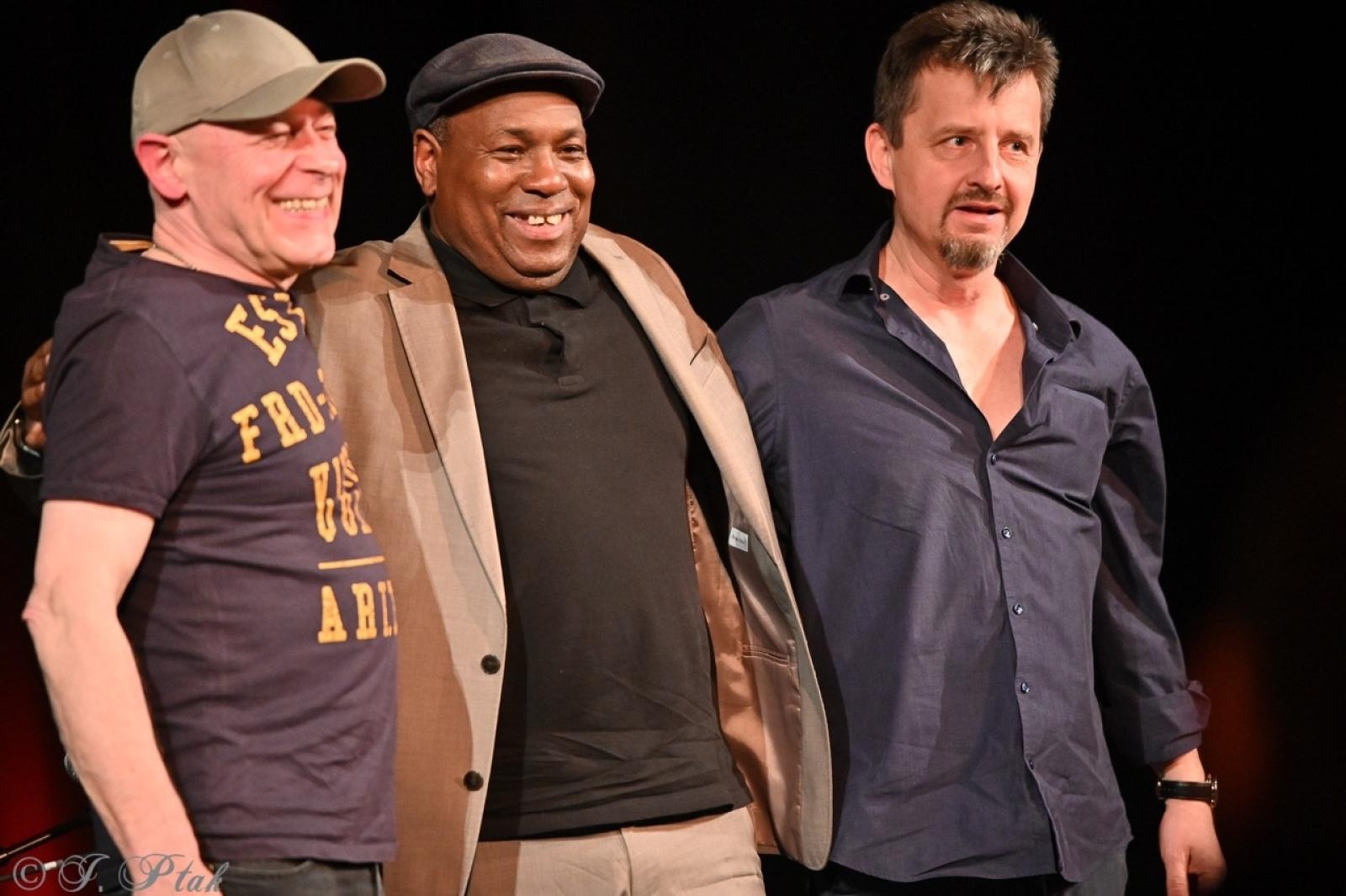 Zdjęcie w galerii na portalu naszraciborz.pl: Bluesowe spotkanie w Strzesze. Koncert Keith’a Dunna przyciągnął fanów gatunku [FOTO i WIDEO] wiadomości z regionu