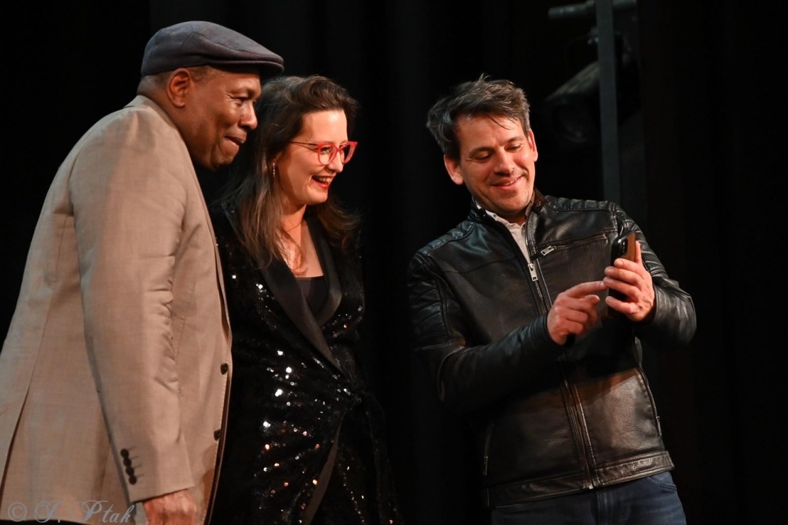 Zdjęcie w galerii na portalu naszraciborz.pl: Bluesowe spotkanie w Strzesze. Koncert Keith’a Dunna przyciągnął fanów gatunku [FOTO i WIDEO] wiadomości z regionu