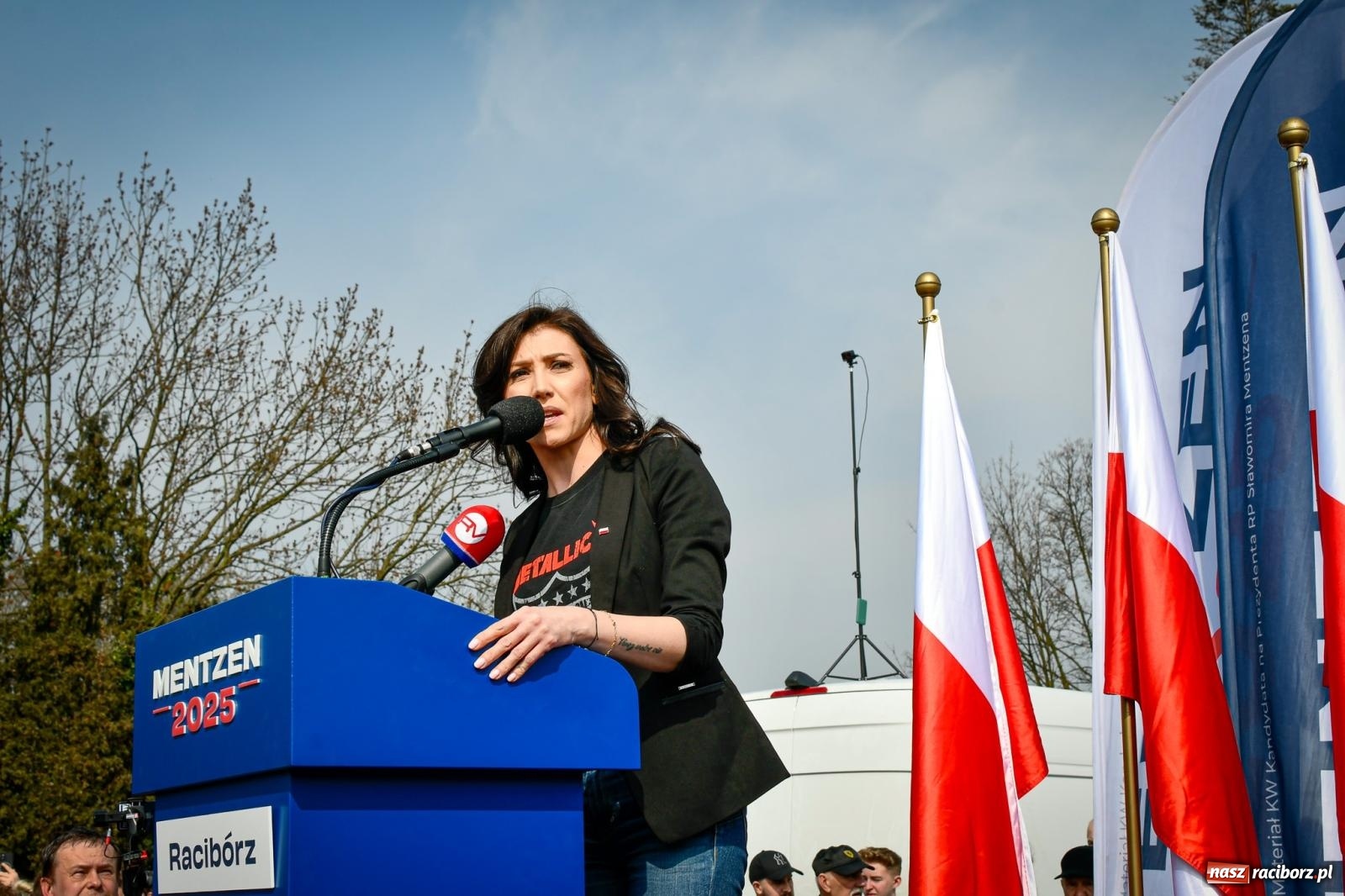 Zdjęcie w galerii na portalu naszraciborz.pl: Cześć, tu Sławomir. Mentzen na wiecu przy Matce Polce w Raciborzu [FOTO i WIDEO] wiadomości z regionu