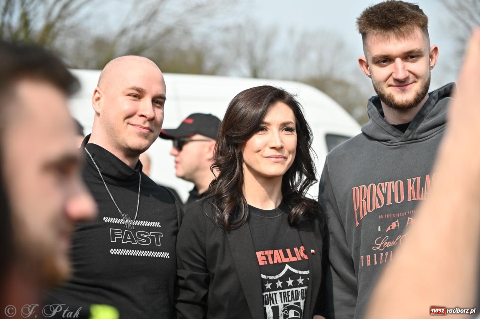 Zdjęcie w galerii na portalu naszraciborz.pl: Cześć, tu Sławomir. Mentzen na wiecu przy Matce Polce w Raciborzu [FOTO i WIDEO] wiadomości z regionu