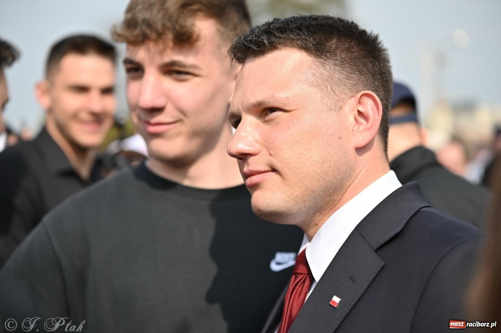 Zdjęcie w galerii na portalu naszraciborz.pl: Cześć, tu Sławomir. Mentzen na wiecu przy Matce Polce w Raciborzu [FOTO i WIDEO] wiadomości z regionu