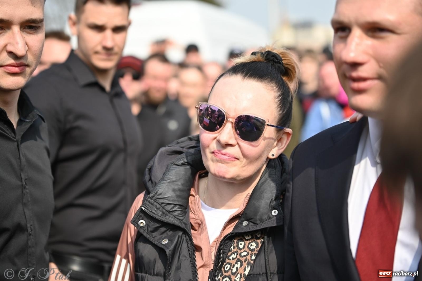 Zdjęcie w galerii na portalu naszraciborz.pl: Cześć, tu Sławomir. Mentzen na wiecu przy Matce Polce w Raciborzu [FOTO i WIDEO] wiadomości z regionu