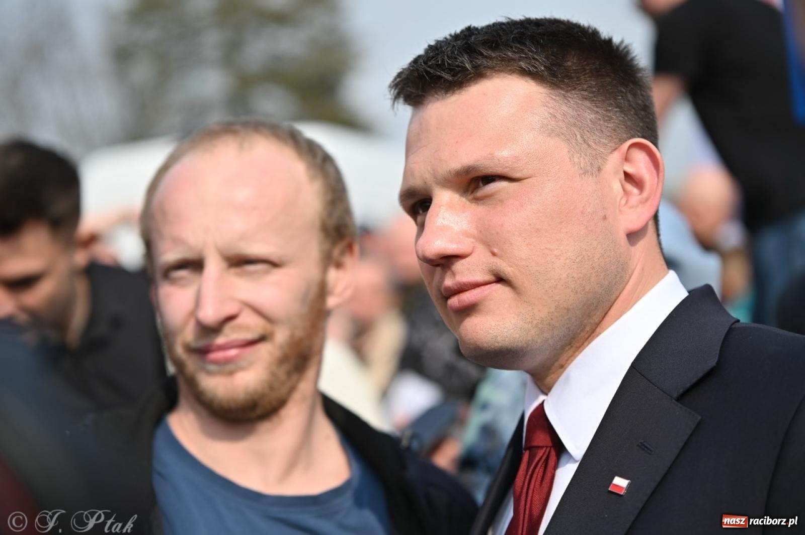 Zdjęcie w galerii na portalu naszraciborz.pl: Cześć, tu Sławomir. Mentzen na wiecu przy Matce Polce w Raciborzu [FOTO i WIDEO] wiadomości z regionu