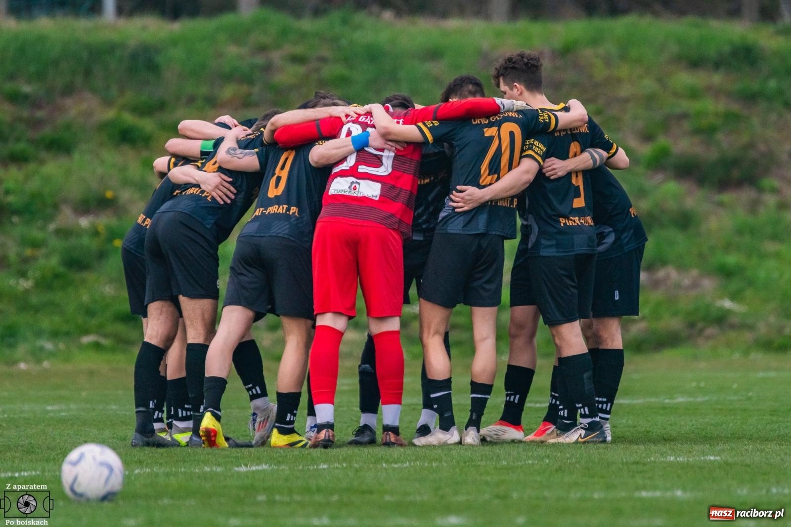 Zdjęcie w galerii na portalu naszraciborz.pl: Długo się męczyli, ale wynik meczu odwrócili [FOTO] wiadomości z regionu