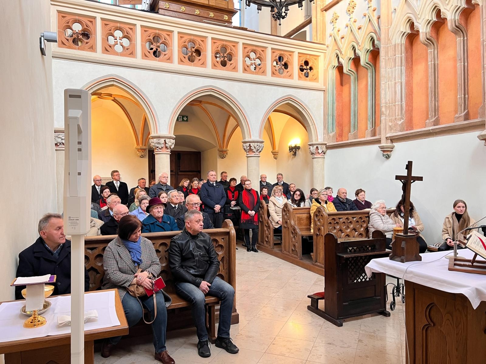 Zdjęcie w galerii na portalu naszraciborz.pl: Msza w intencji mniejszości niemieckiej w kaplicy zamkowej [FOTO i WIDEO] wiadomości z regionu