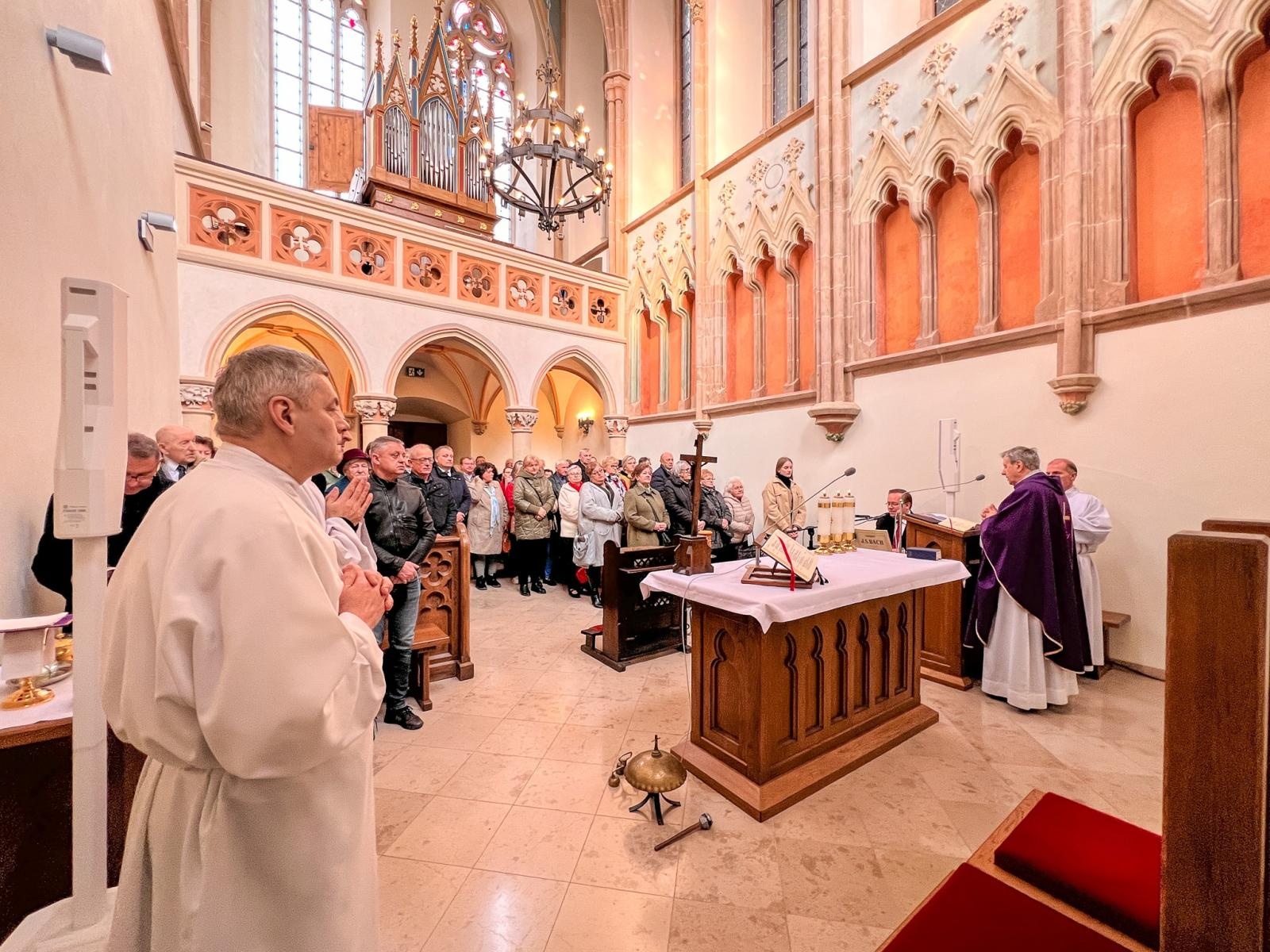 Zdjęcie w galerii na portalu naszraciborz.pl: Msza w intencji mniejszości niemieckiej w kaplicy zamkowej [FOTO i WIDEO] wiadomości z regionu