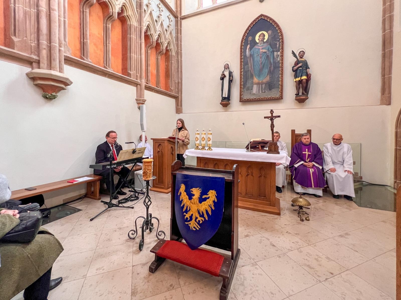 Zdjęcie w galerii na portalu naszraciborz.pl: Msza w intencji mniejszości niemieckiej w kaplicy zamkowej [FOTO i WIDEO] wiadomości z regionu