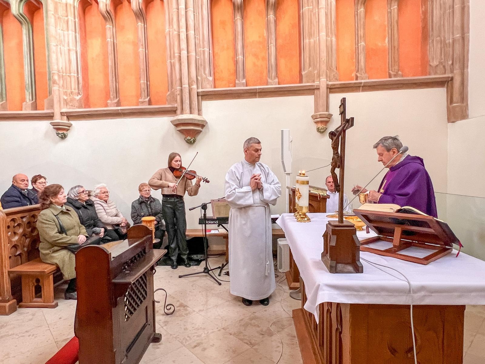 Zdjęcie w galerii na portalu naszraciborz.pl: Msza w intencji mniejszości niemieckiej w kaplicy zamkowej [FOTO i WIDEO] wiadomości z regionu