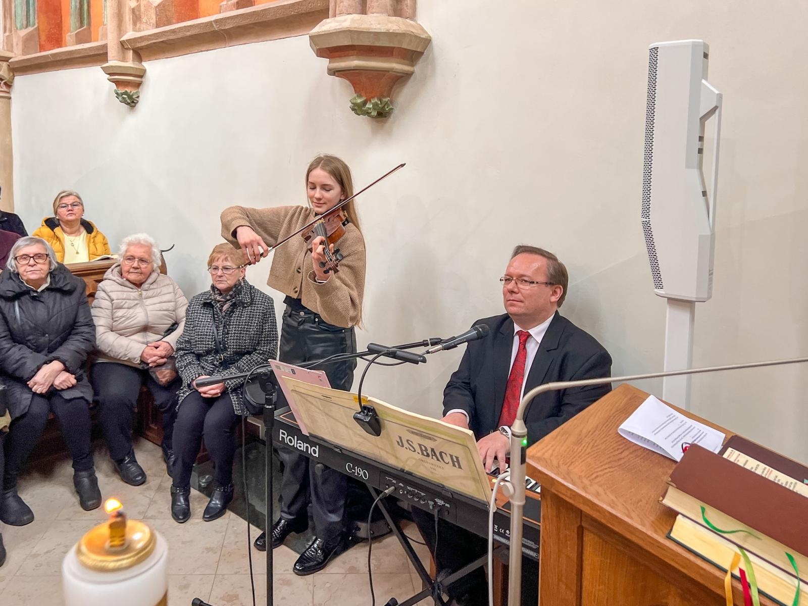 Zdjęcie w galerii na portalu naszraciborz.pl: Msza w intencji mniejszości niemieckiej w kaplicy zamkowej [FOTO i WIDEO] wiadomości z regionu