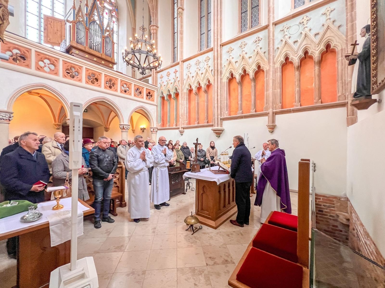 Zdjęcie w galerii na portalu naszraciborz.pl: Msza w intencji mniejszości niemieckiej w kaplicy zamkowej [FOTO i WIDEO] wiadomości z regionu