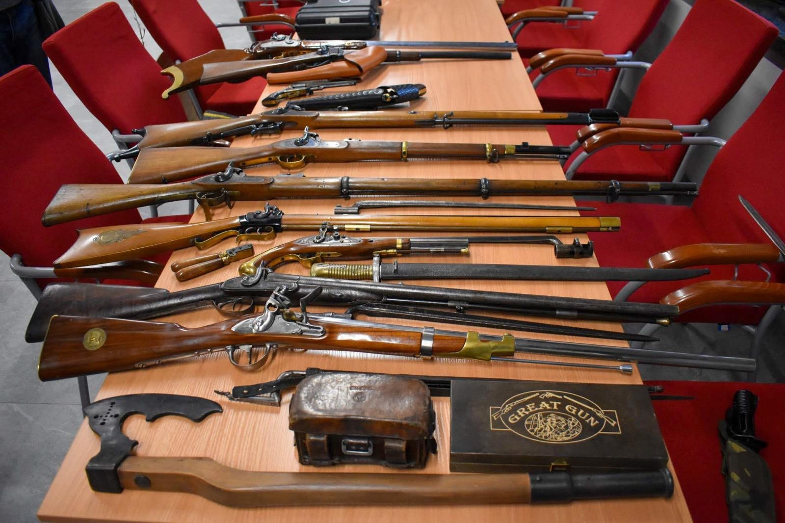 Zdjęcie w galerii na portalu naszraciborz.pl: Zapachy lasu i militaria na Zamku Piastowskim. Zamkowa niedziela z przyrodą i historią wiadomości z regionu