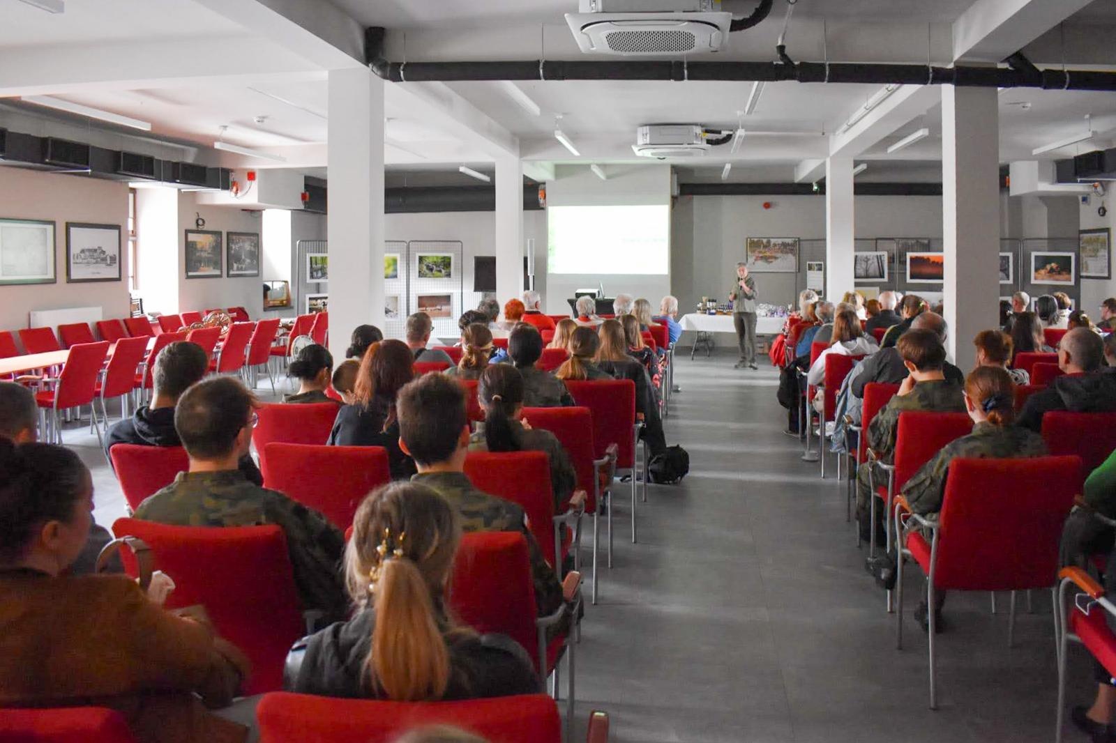 Zdjęcie w galerii na portalu naszraciborz.pl: Zapachy lasu i militaria na Zamku Piastowskim. Zamkowa niedziela z przyrodą i historią wiadomości z regionu