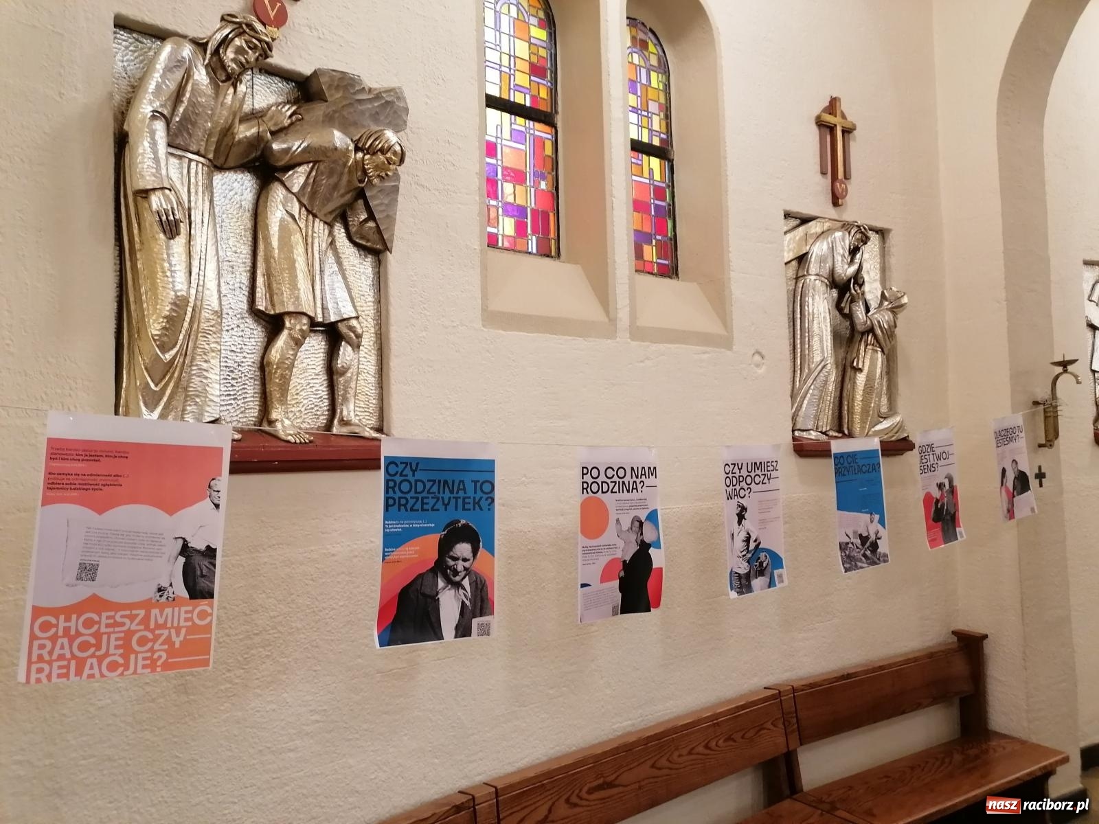 Zdjęcie w galerii na portalu naszraciborz.pl: Parafialne wydarzenia w Raciborzu z okazji 20. rocznicy śmierci JPII wiadomości z regionu