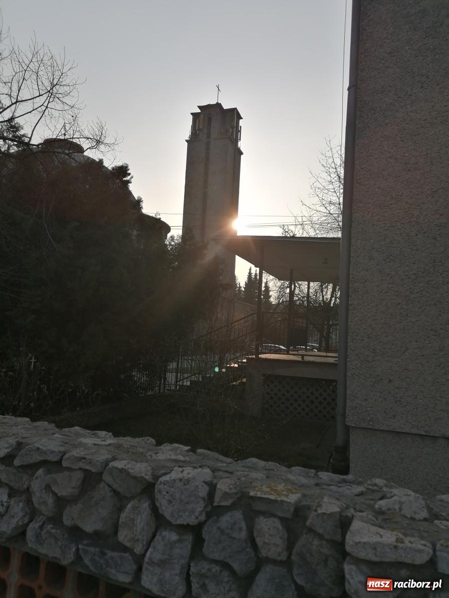 Zdjęcie w galerii na portalu naszraciborz.pl: Parafialne wydarzenia w Raciborzu z okazji 20. rocznicy śmierci JPII wiadomości z regionu